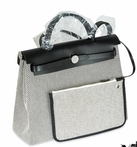 Hermès Ecru Toile / Noir Hunter Herbag Zip 31 Handbag in Quadrille Canvas