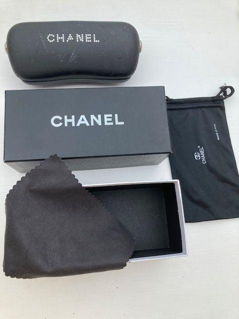 Crystal Embellished CC Frameless Sunglasses