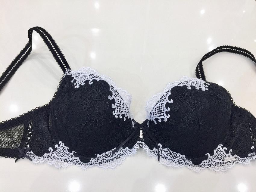 Millesia Black & White Guipure Lace Pad Bra & Suspender Thong Set
