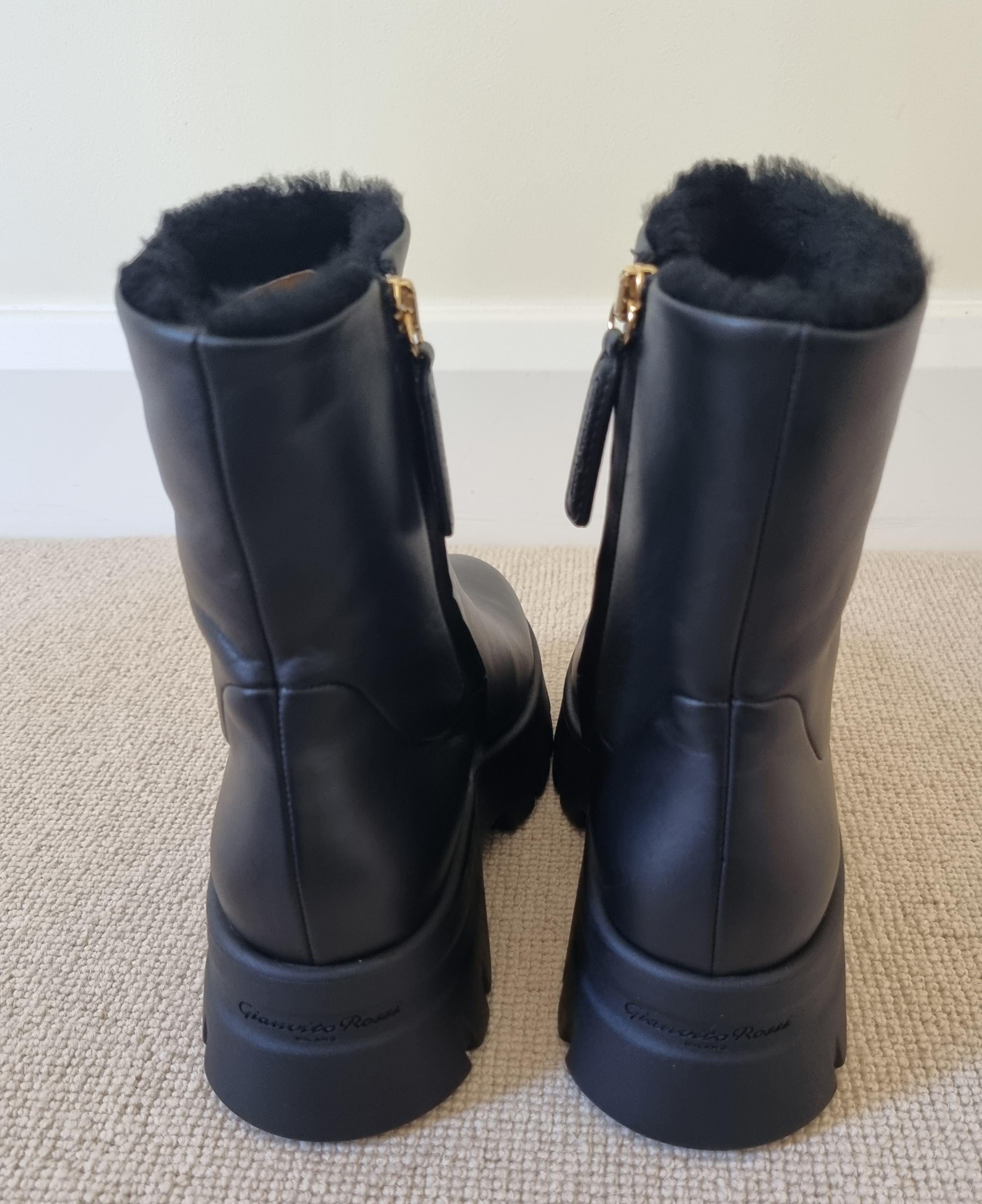 Gianvito Rossi Faux Fur Lined Black Leather Ankle Boots