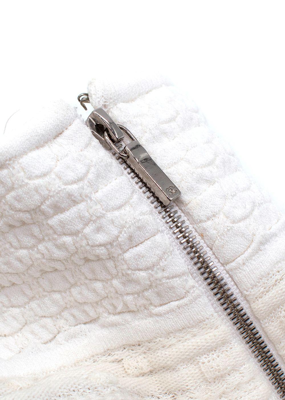 White Sleeveless Knitted Dress