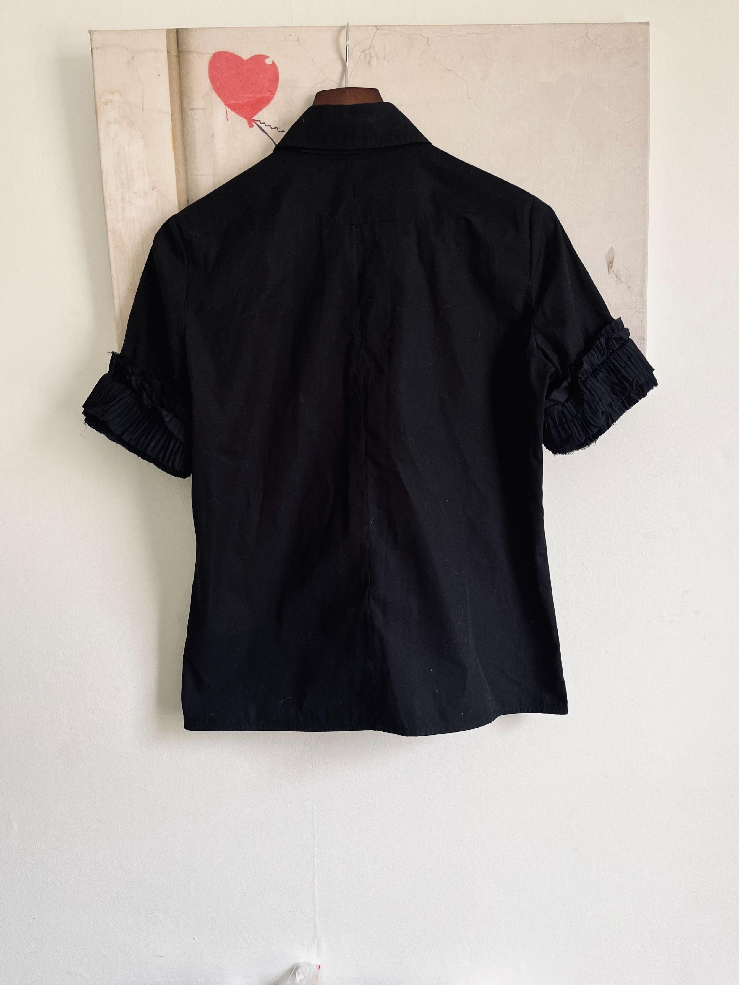 Black cotton ruffle-sleeve shirt