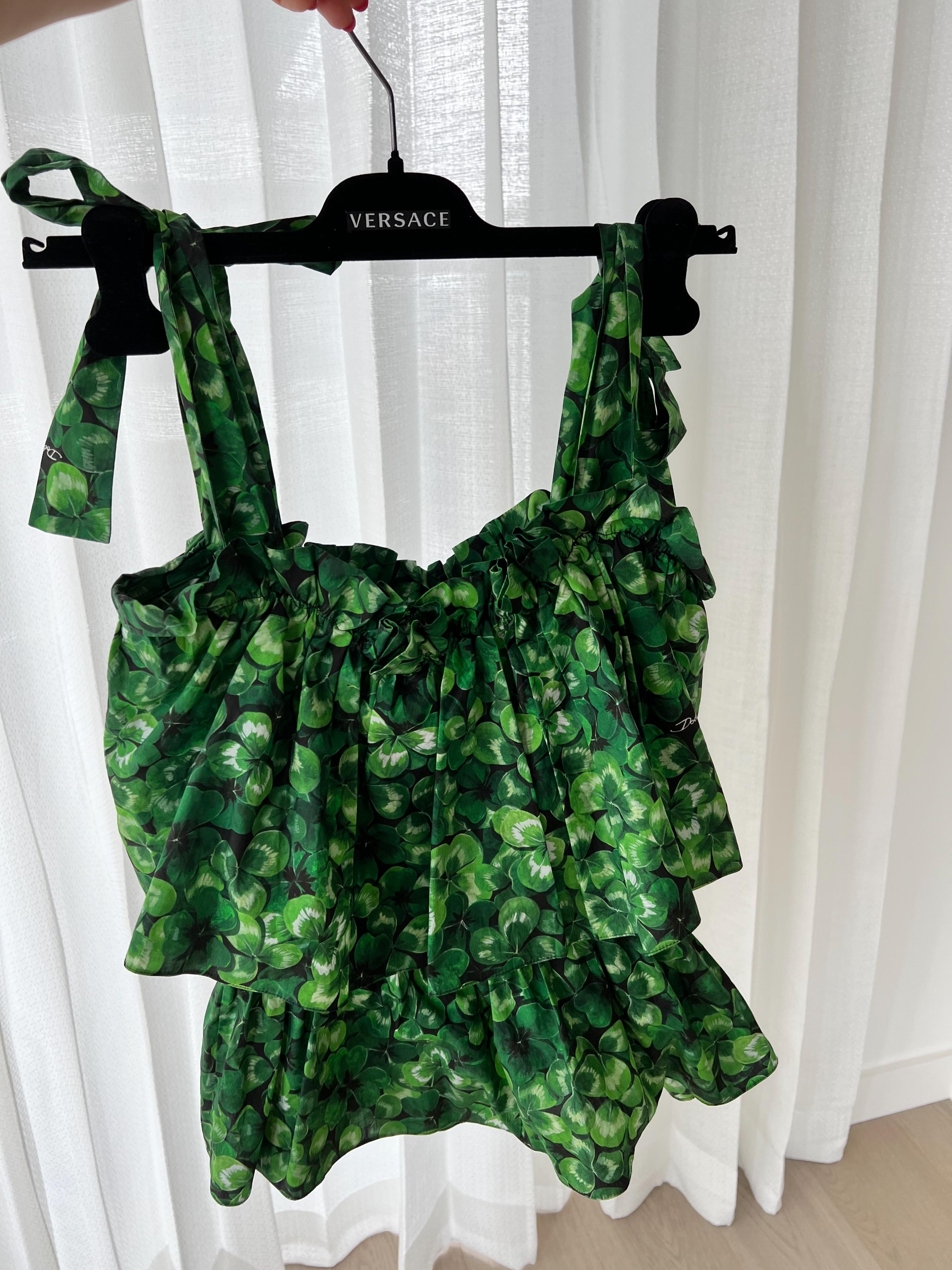 Clover print cotton tiered top