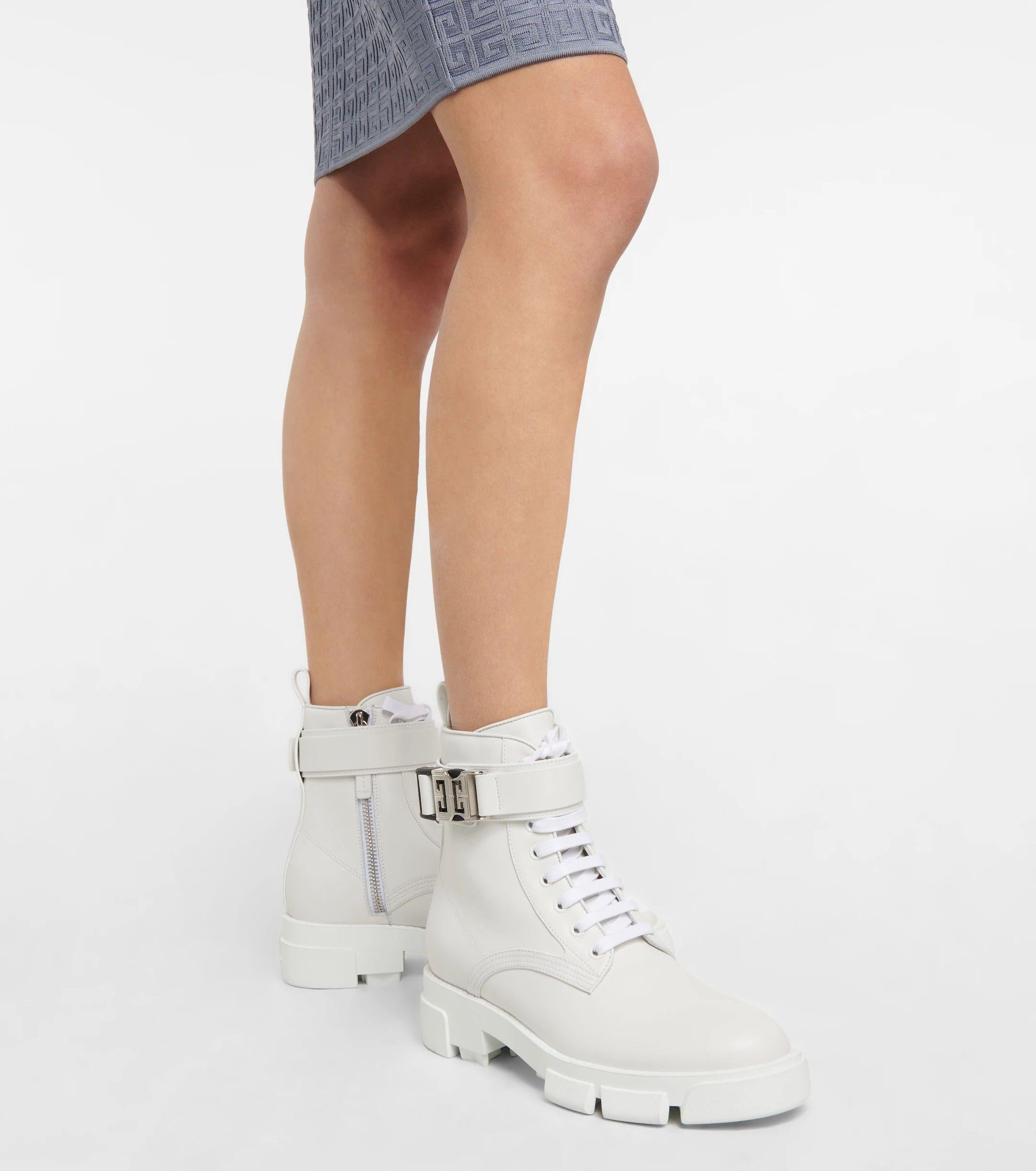 Givenchy White Terra boots in leather with 4G buckle