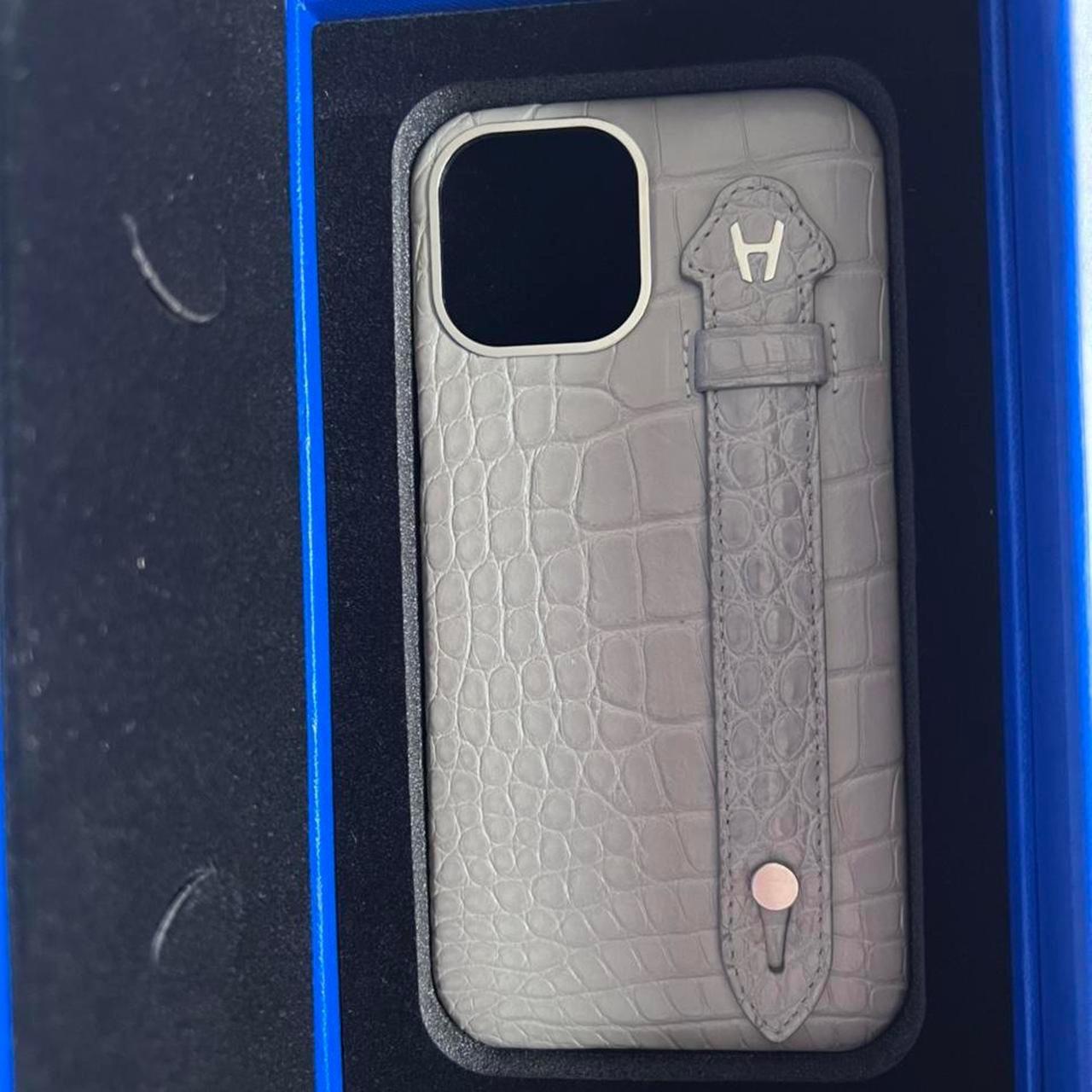 Grey alligator Side Finger iPhone 13 Pro Max