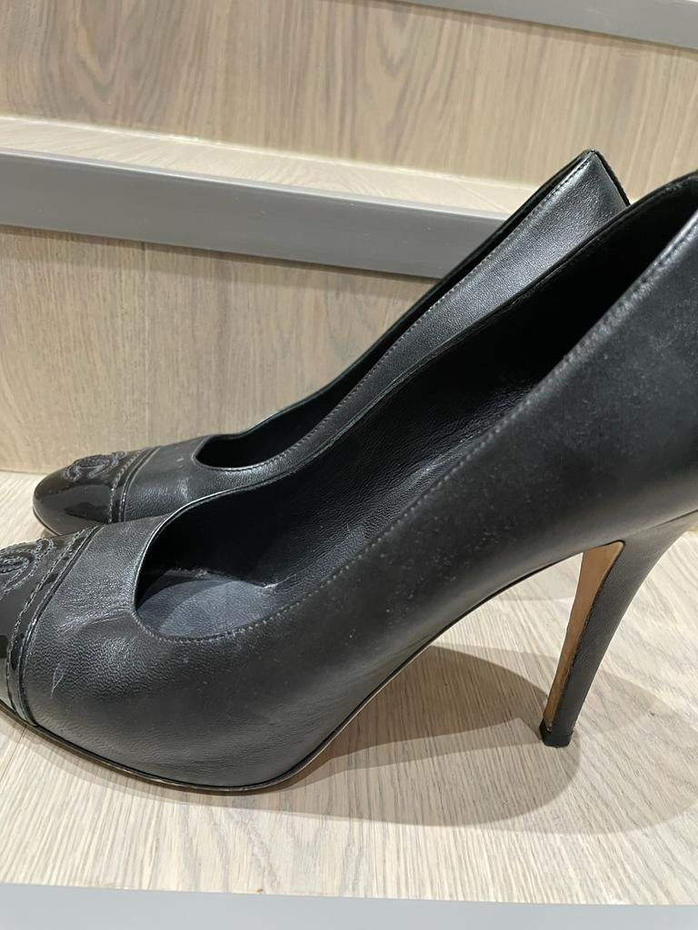 Black leather & patent toe cap heeled pumps