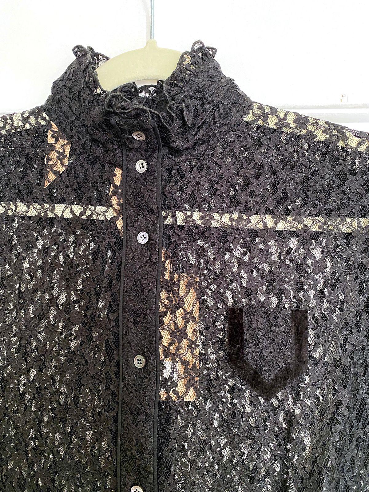 Black lace frill collar shirt