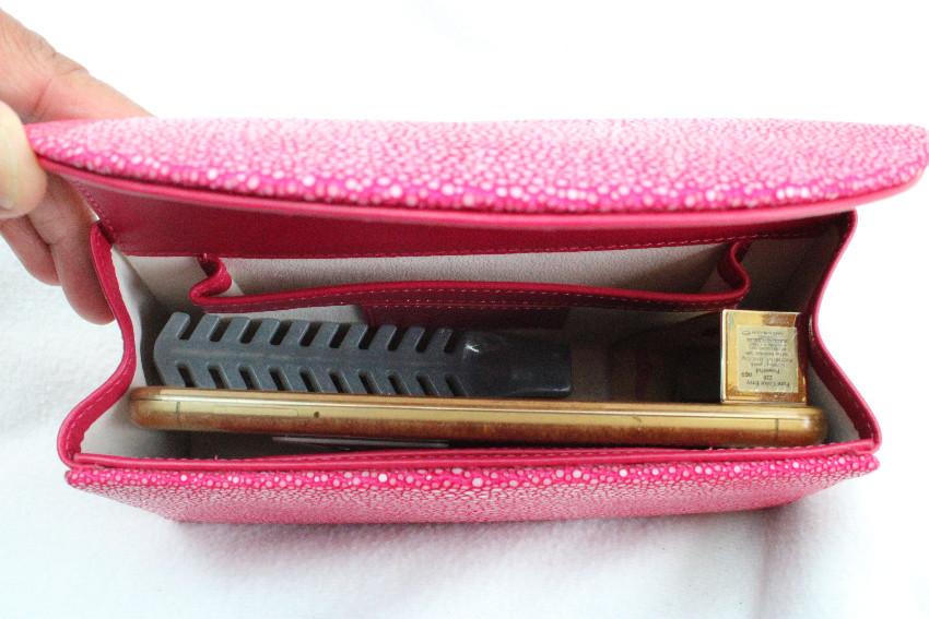 Hidetoshi Pink Stingray Chain Bag