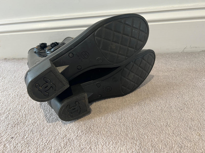 Black Rubber Camellia Rain Boots