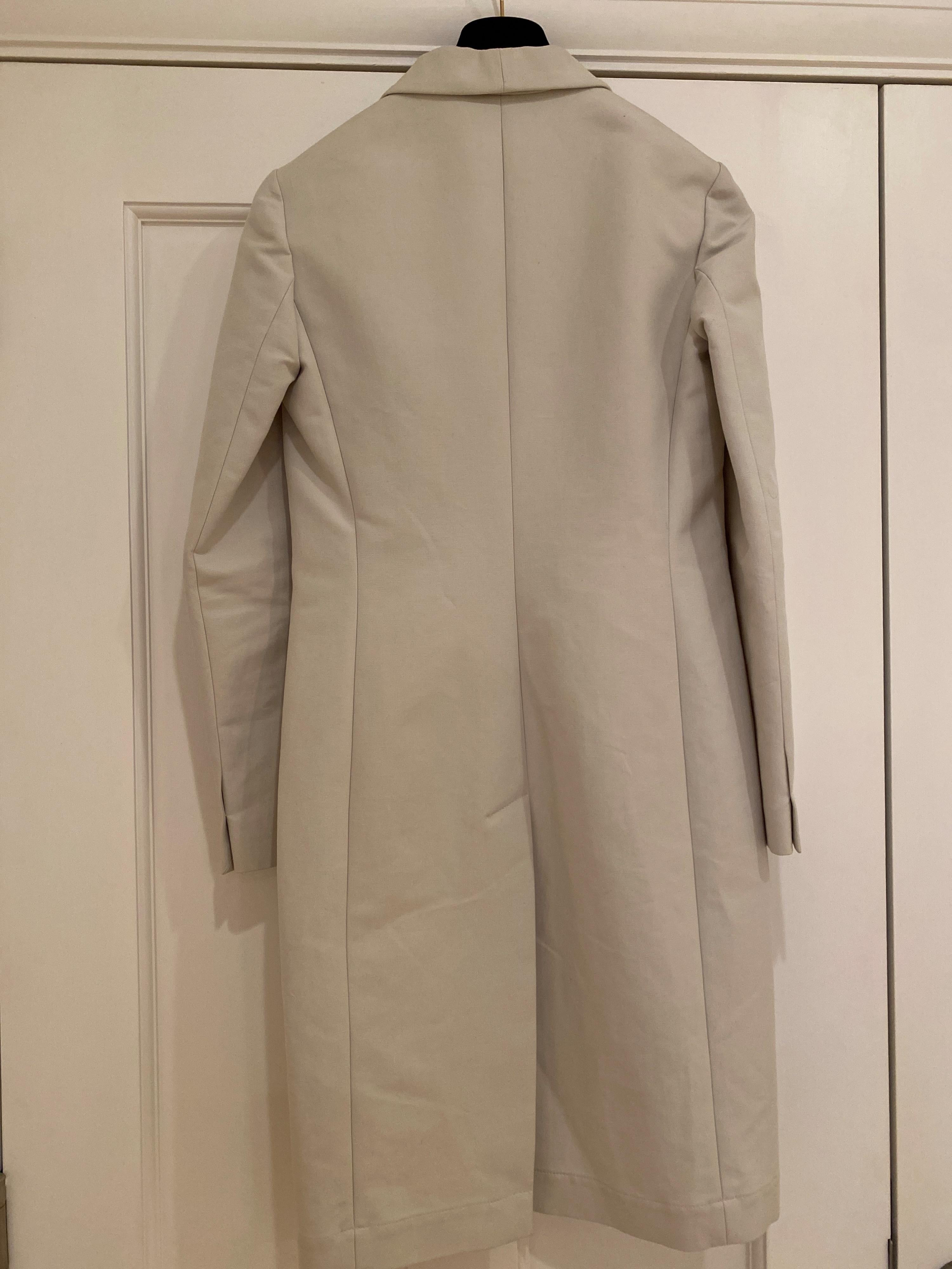 beige crinkled cotton single-button coat