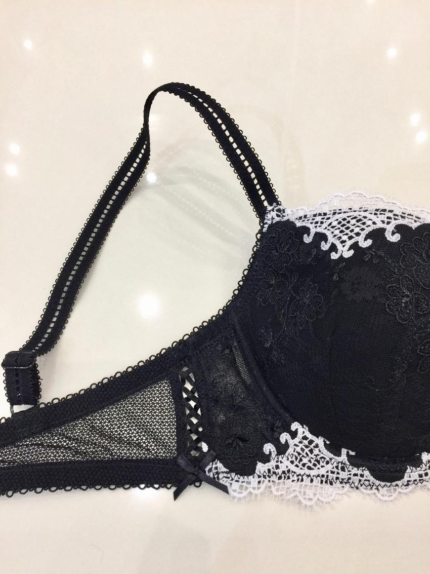 Millesia Black & White Guipure Lace Pad Bra & Suspender Thong Set