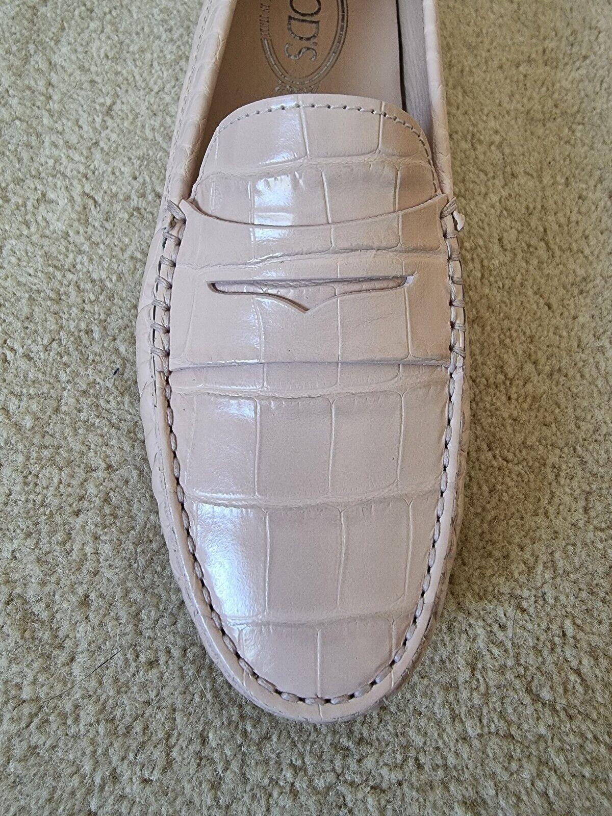 Crocodile Embossed Pink Gommino Driving Shoes