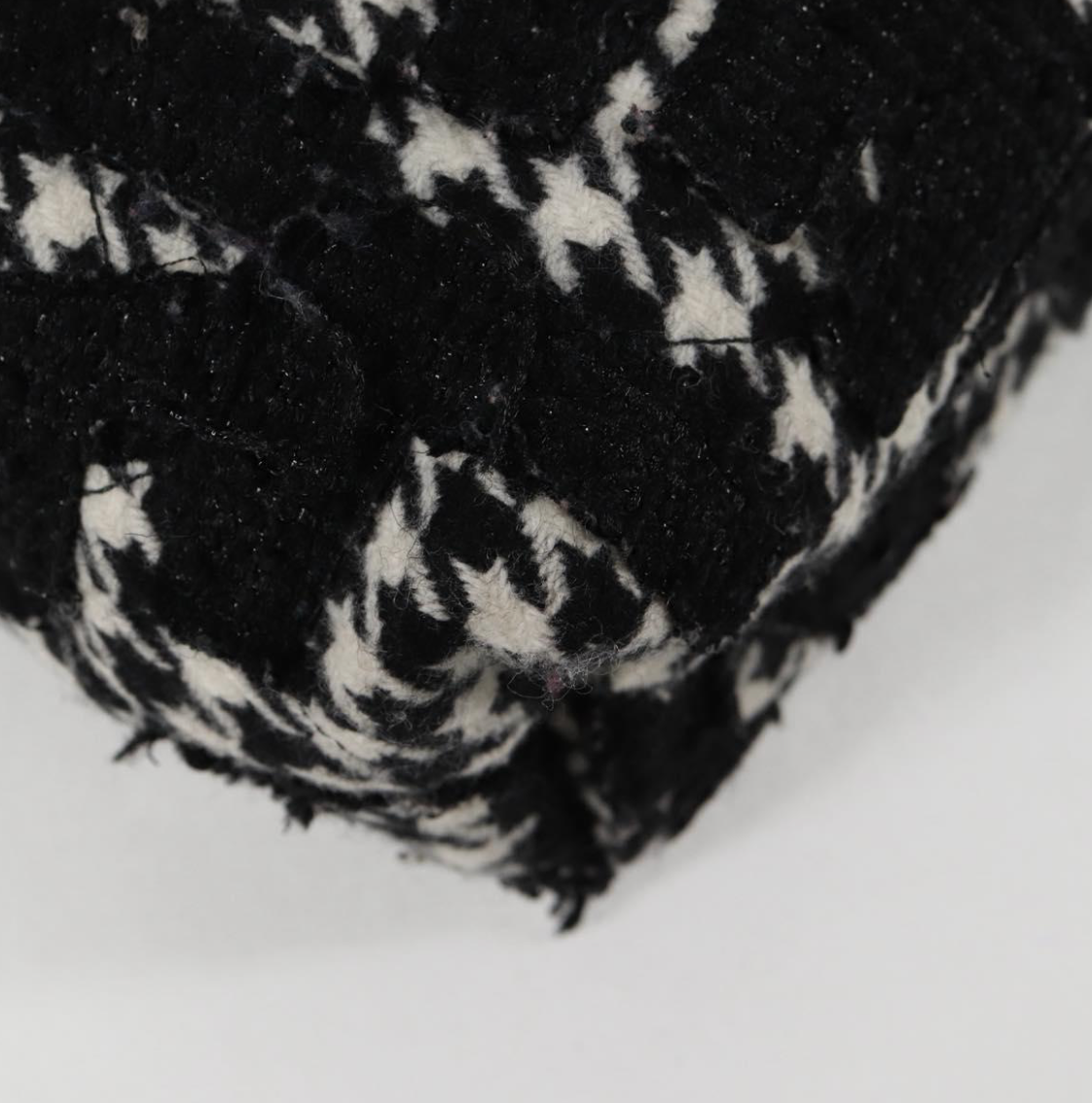 Chanel Tweed Houndstooth 22 Bag