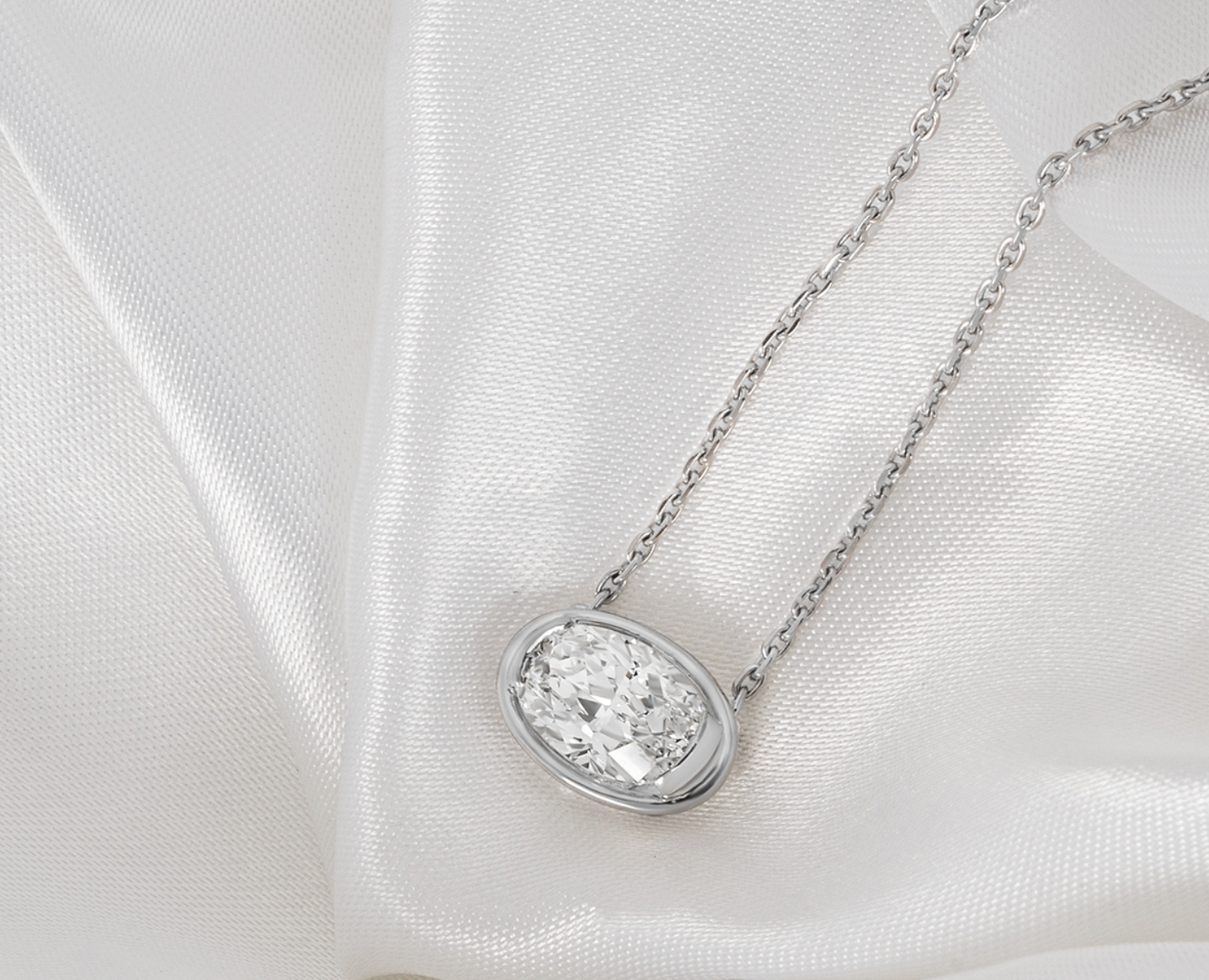 Platinum Oval Cut Diamond Pendant 3.00ct D/VS1