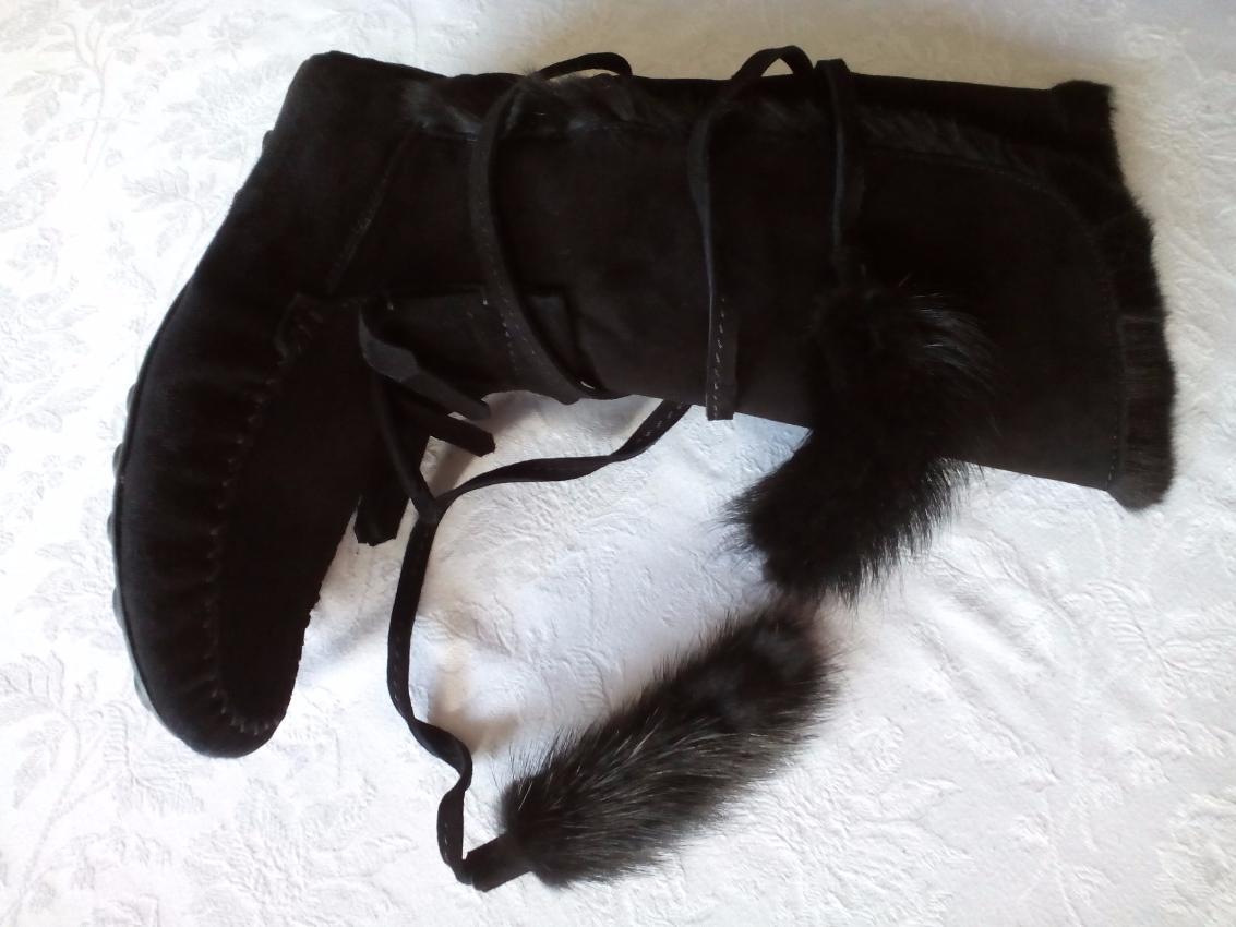 YVES SAINT LAURENT  Anckle boots in suede with fur