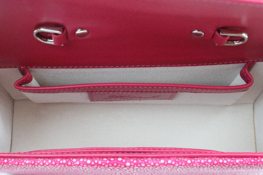 Hidetoshi Pink Stingray Chain Bag