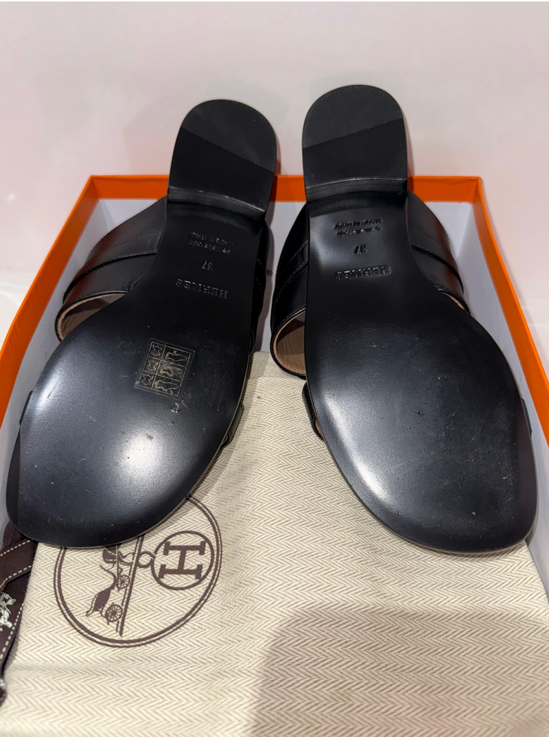 Herms Black Avenue Sandals