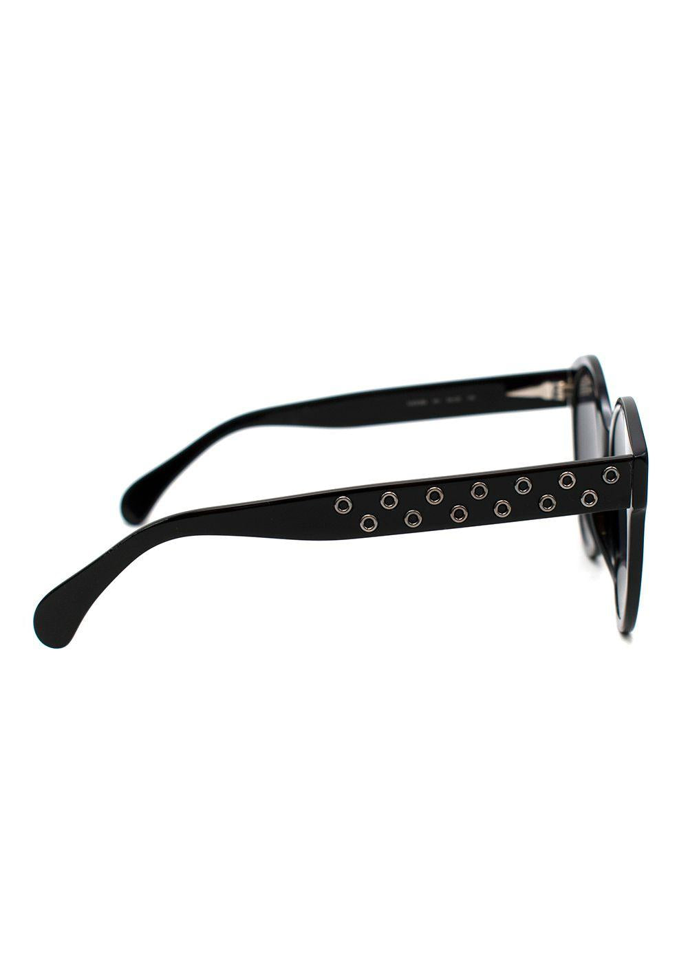 Black Grommet Embellished Round Sunglasses