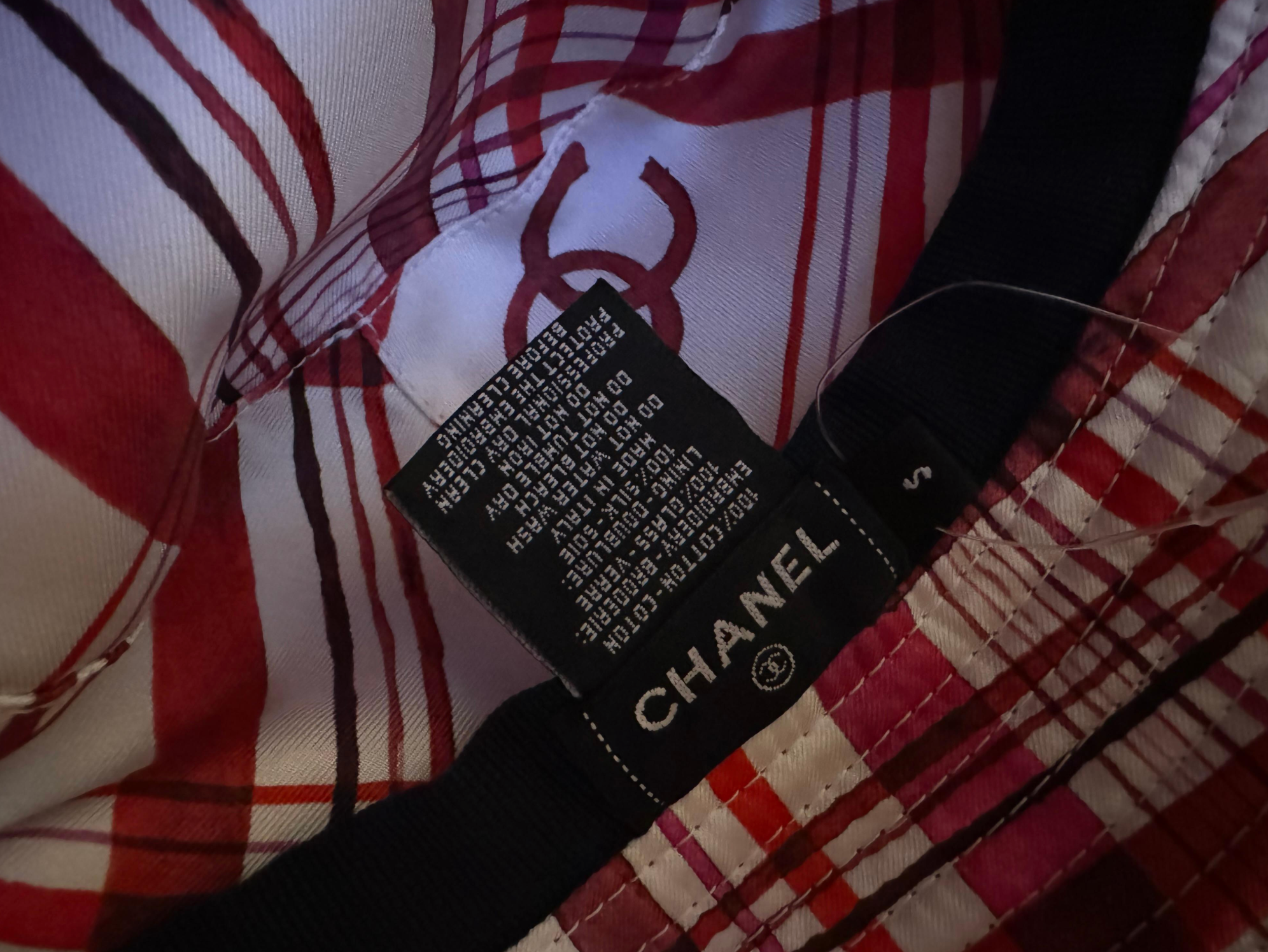 Chanel bucket hat CC logo