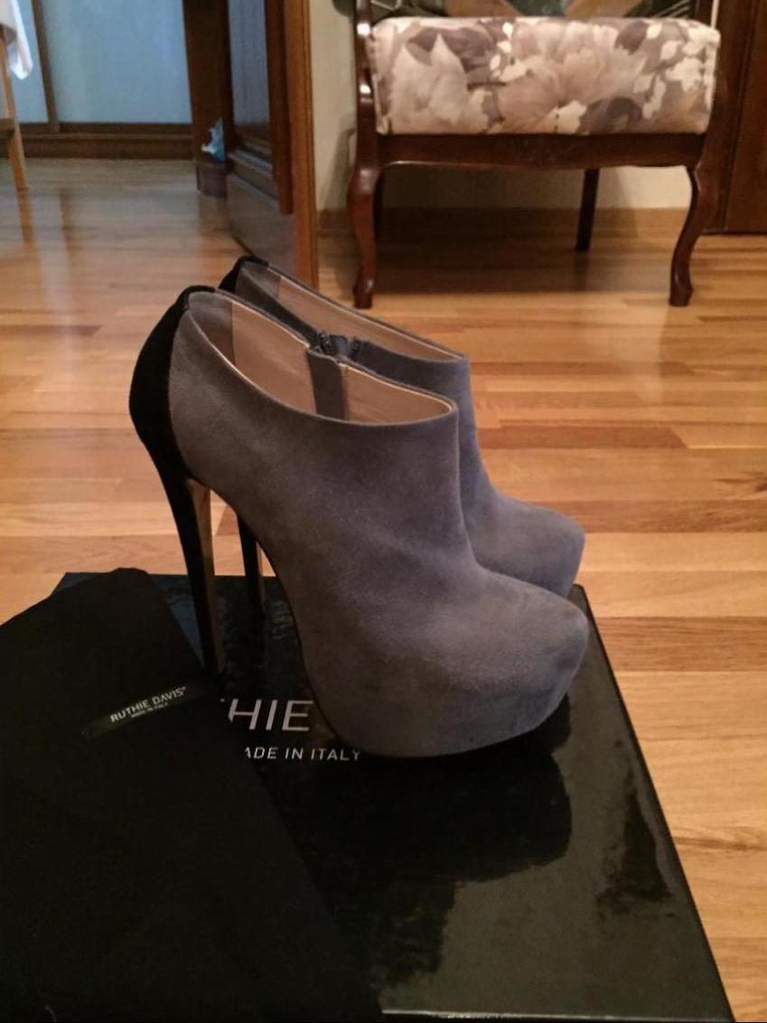 Ruthie Davis boots shoes size 36