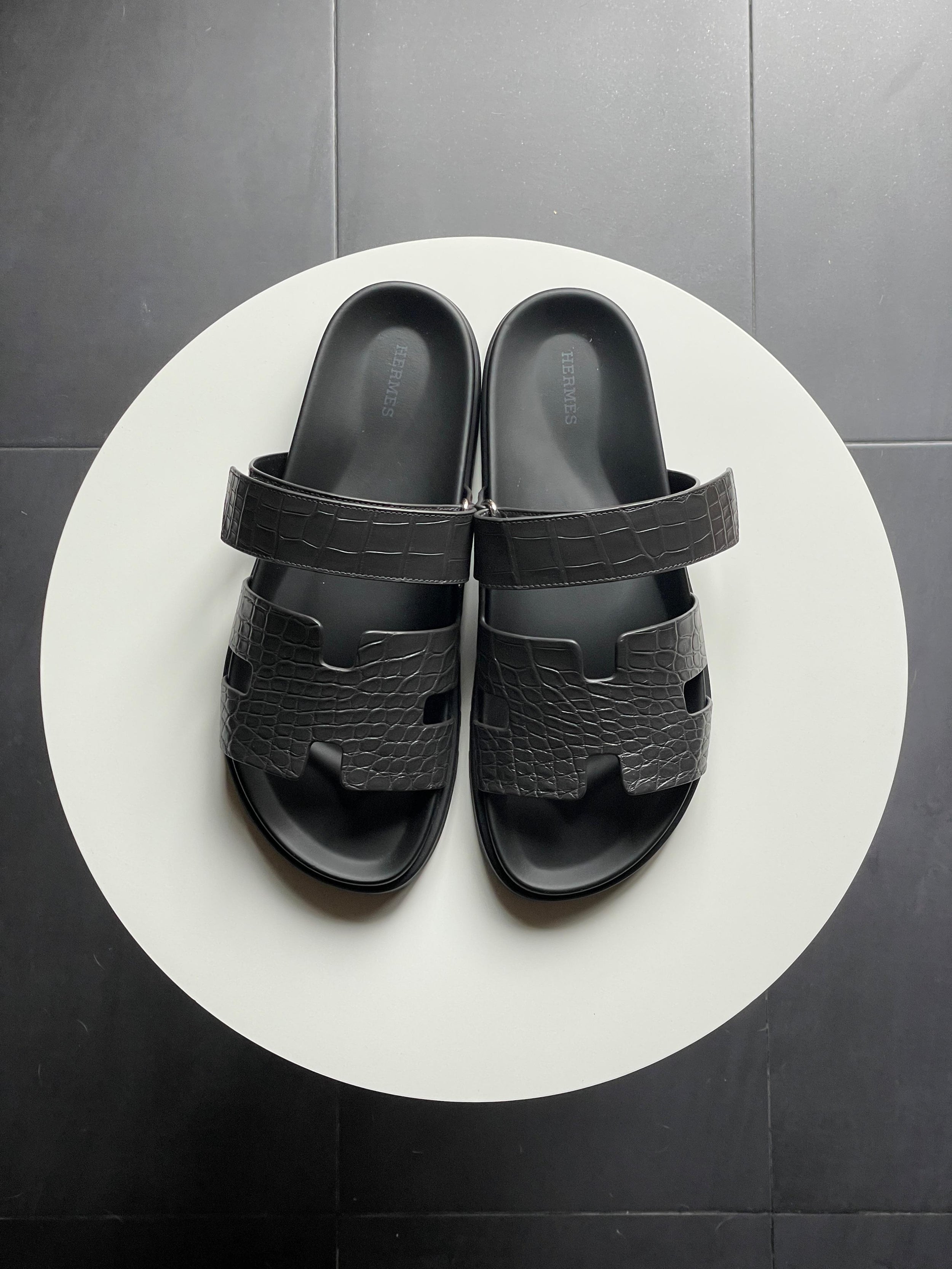 Graphite Matte Mississippiensis Alligator Chypre Sandals