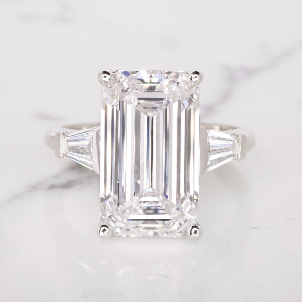 Verde 8ct IGI Certified Emerald Cut Lab-grown Diamond Ring