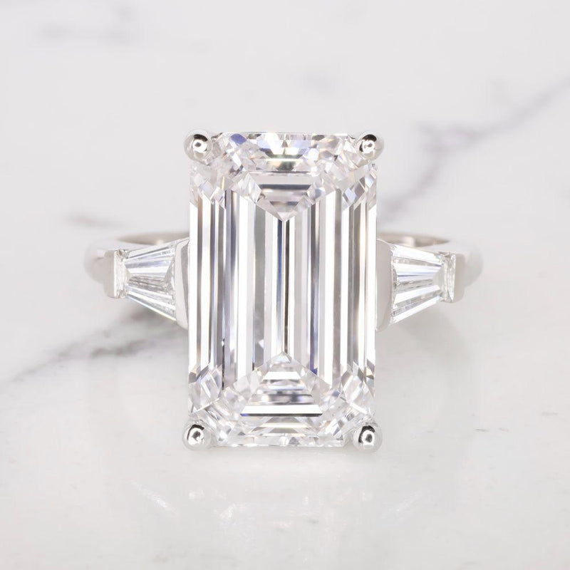 Verde 8ct IGI Certified Emerald Cut Lab-grown Diamond Ring