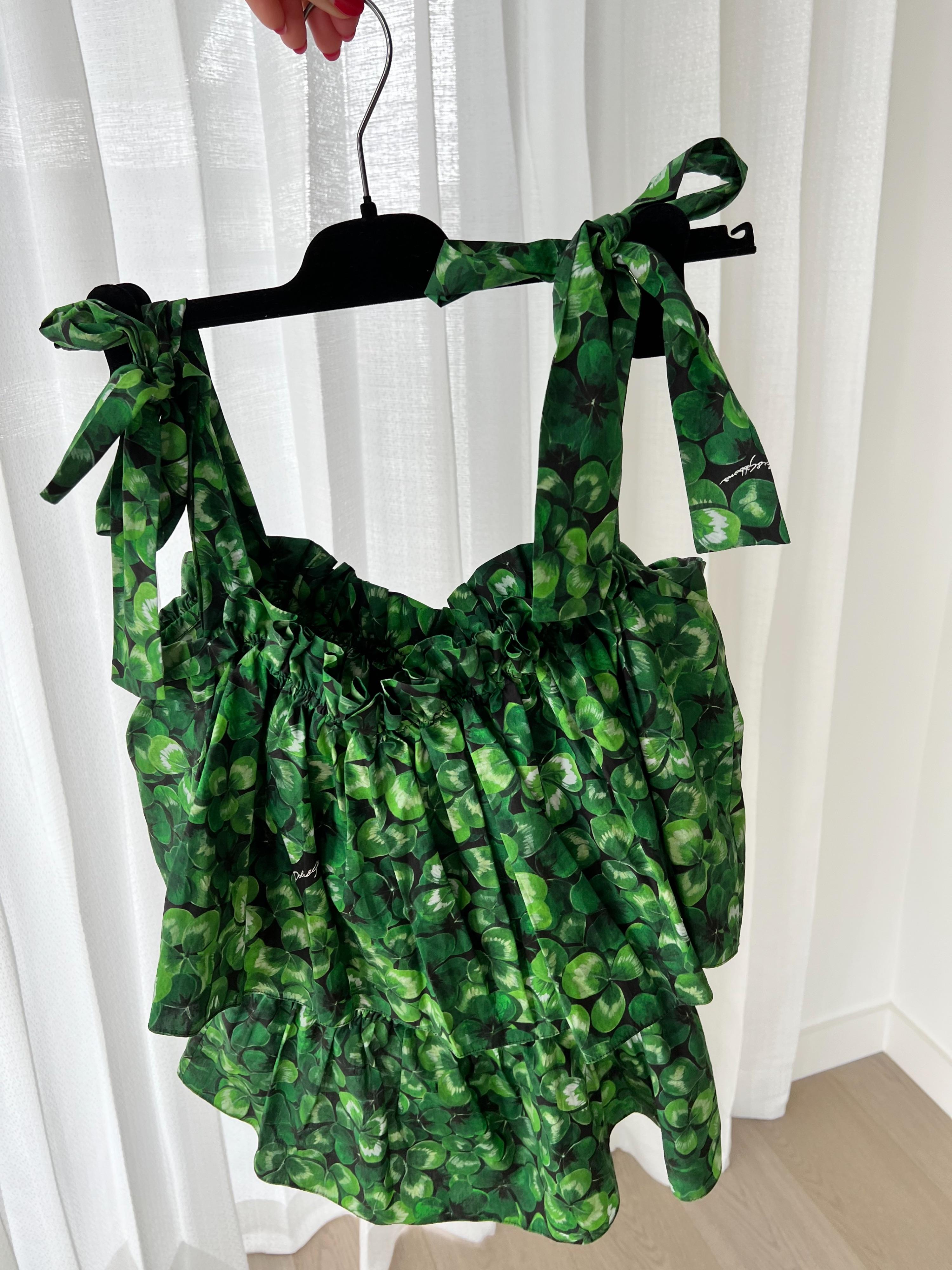 Clover print cotton tiered top