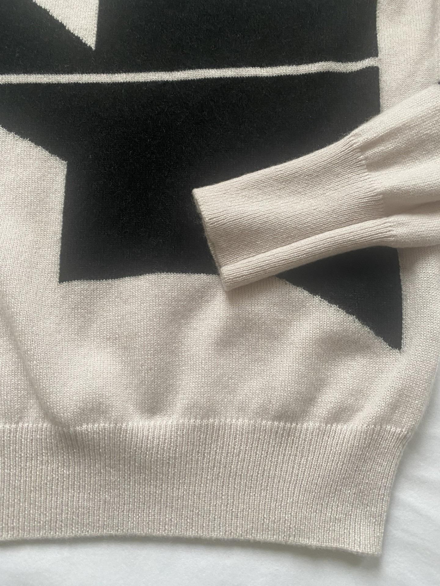 Bottega Veneta Beige/Black Cashmere Jumper