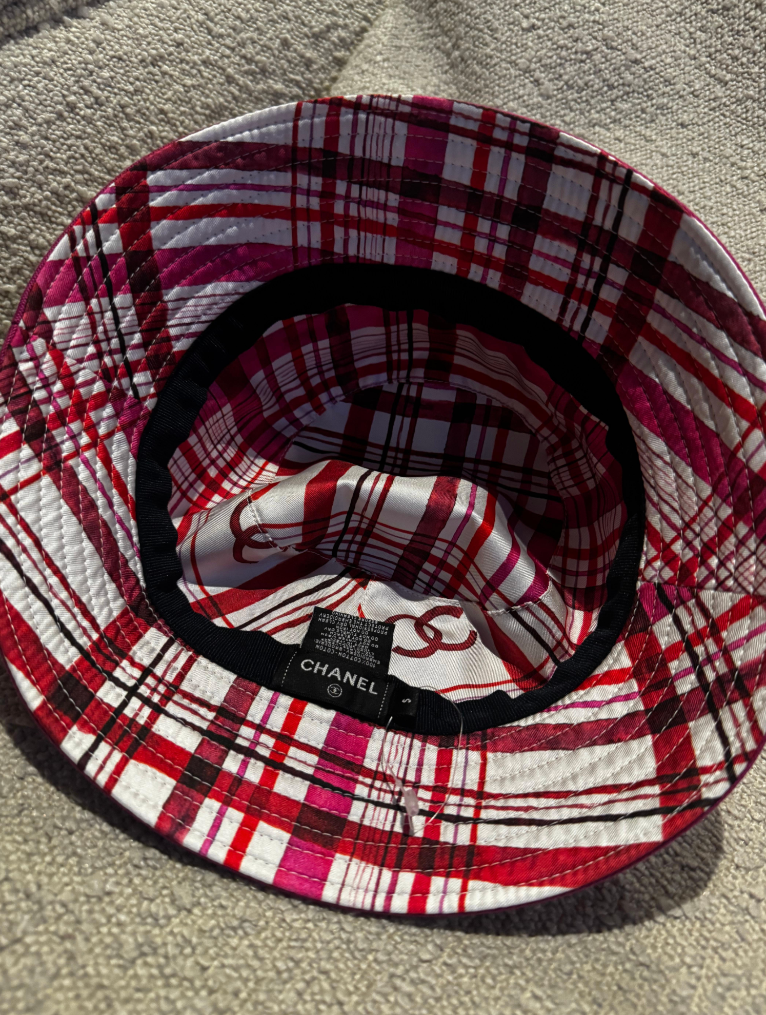 Chanel bucket hat CC logo