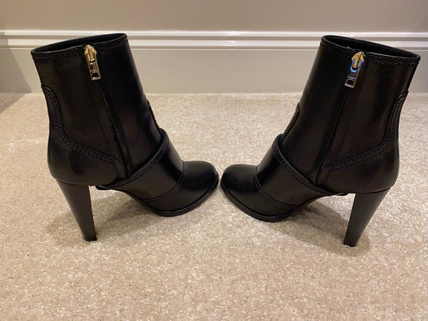 Burberry Portesham Buckle 110mm Pumps