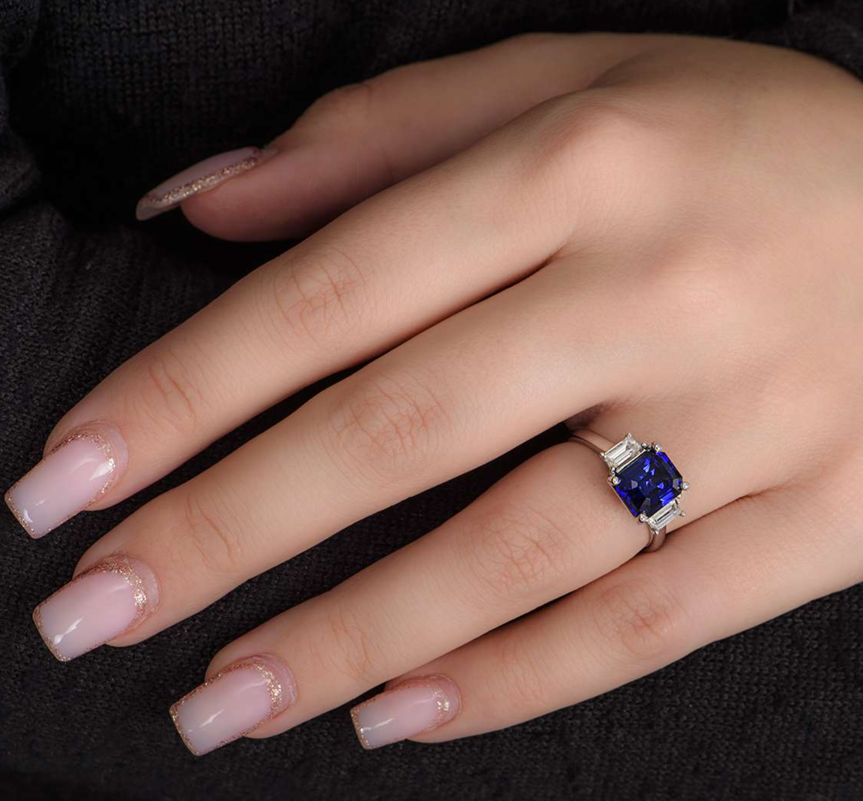 18ct white gold, diamond & sapphire ring 3.04ct 53EU
