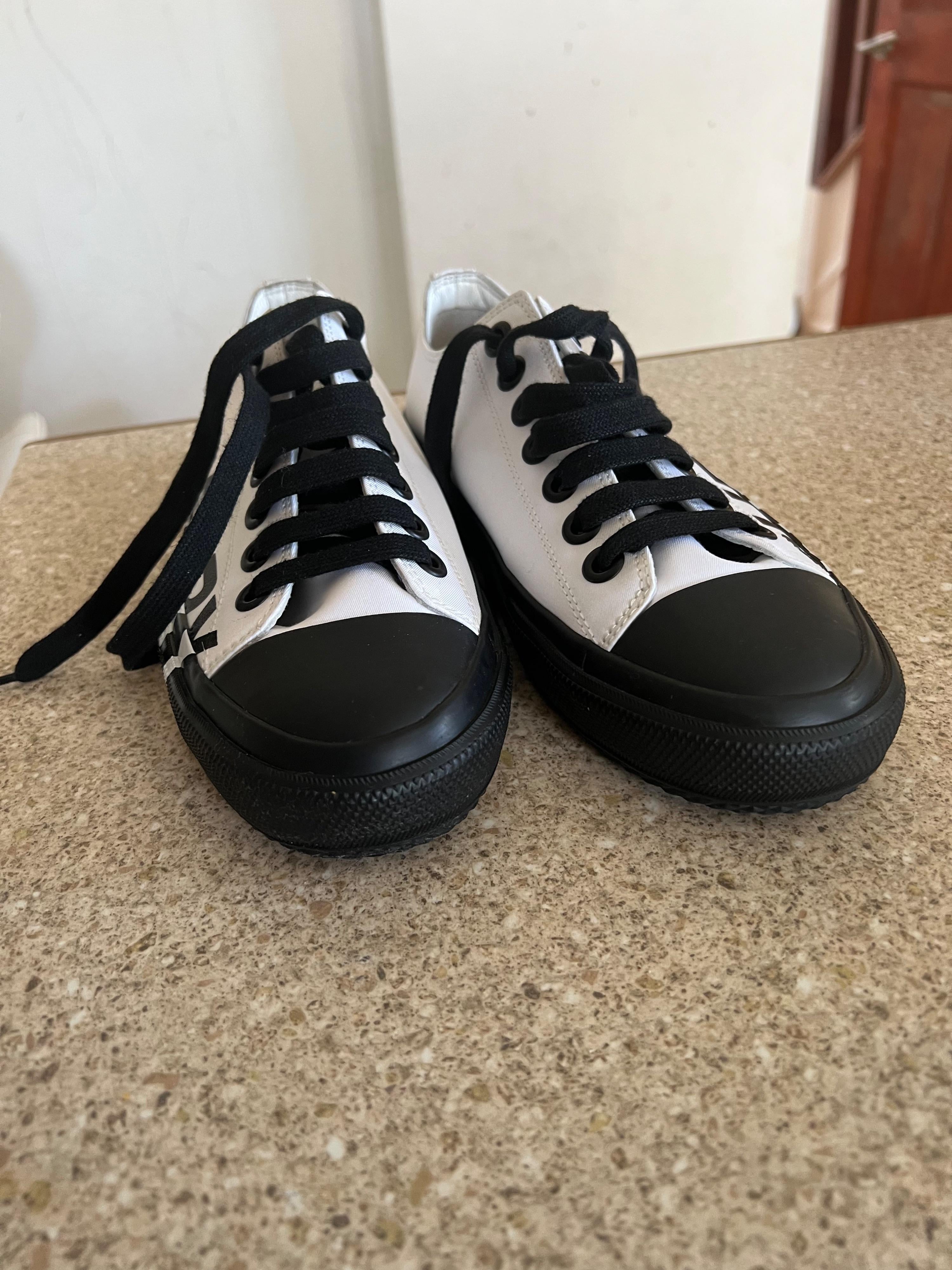 Burberry Larkhall Logo Low Trainers