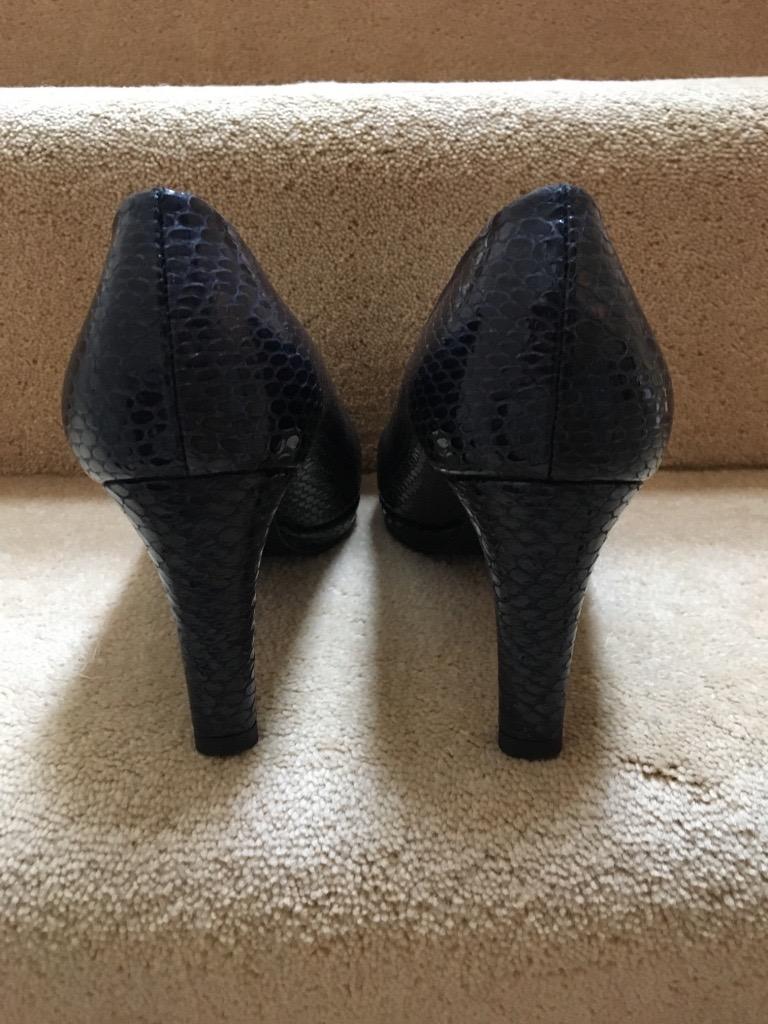 Stuart Weitzman Peep toe shoes
