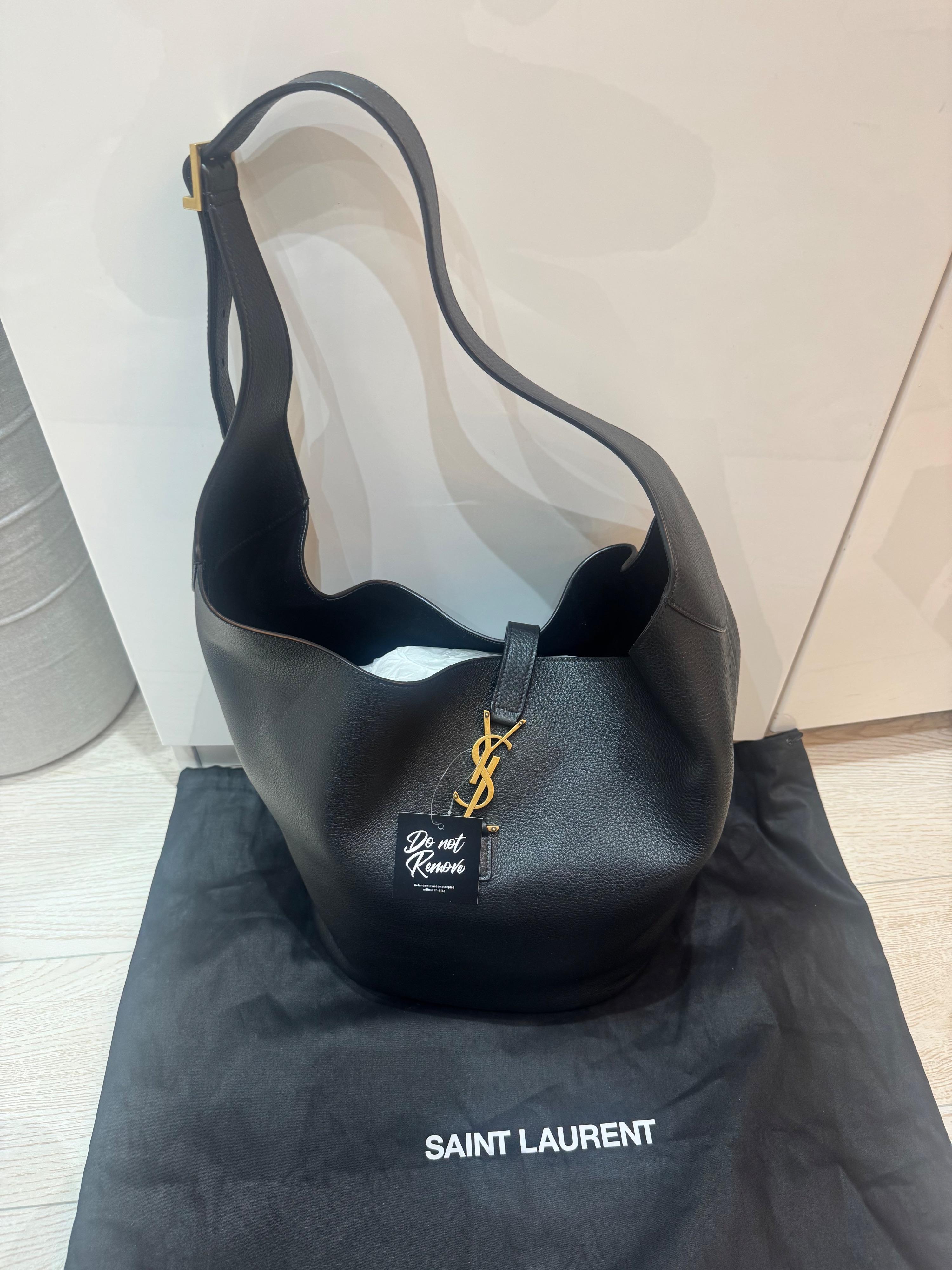 Saint Laurent Black Le 5 à 7 Hobo black leather bucket bag