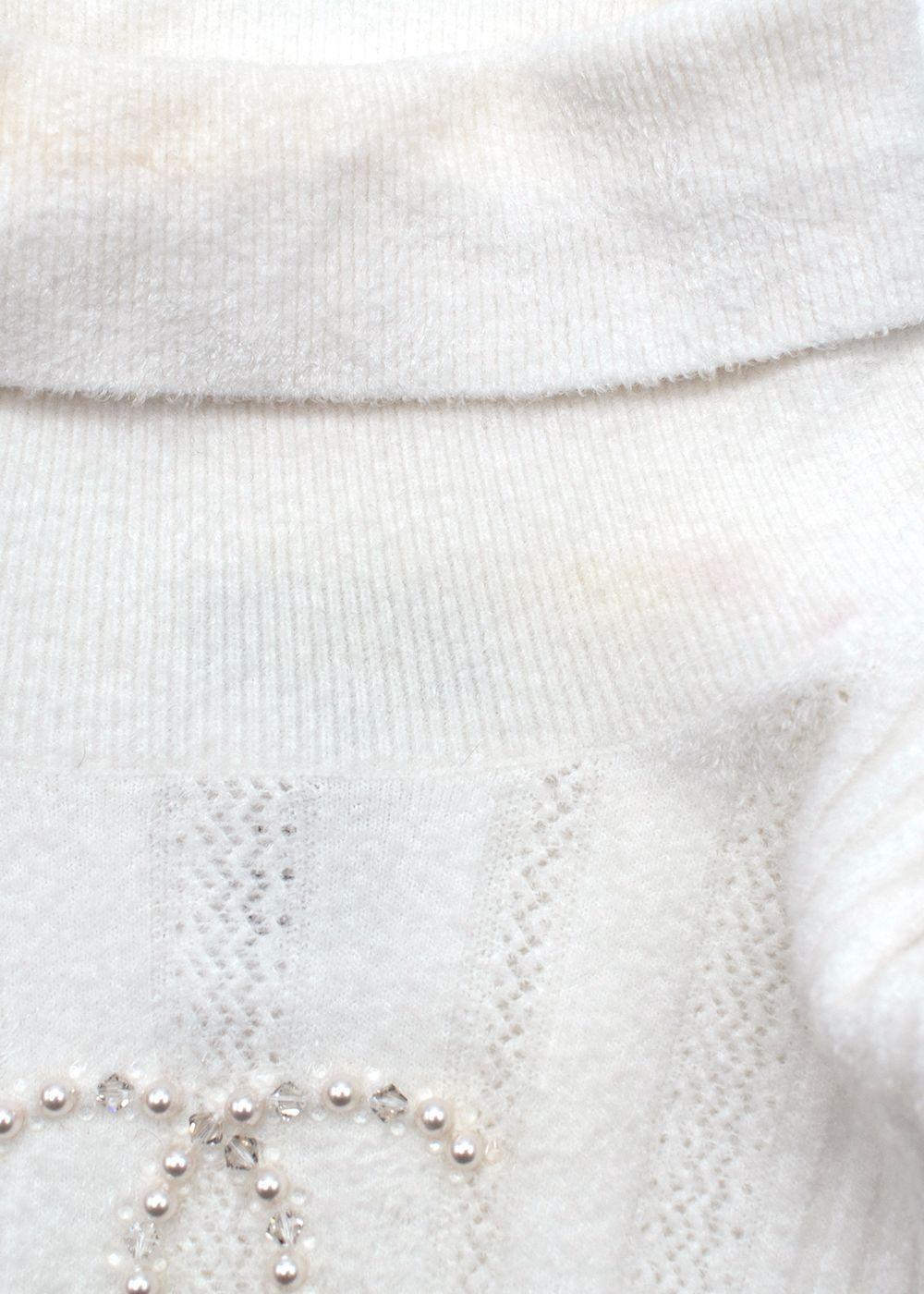 Chanel Faux Pearly and Crystal CC  Short Sleeved Ribbed Knit Top