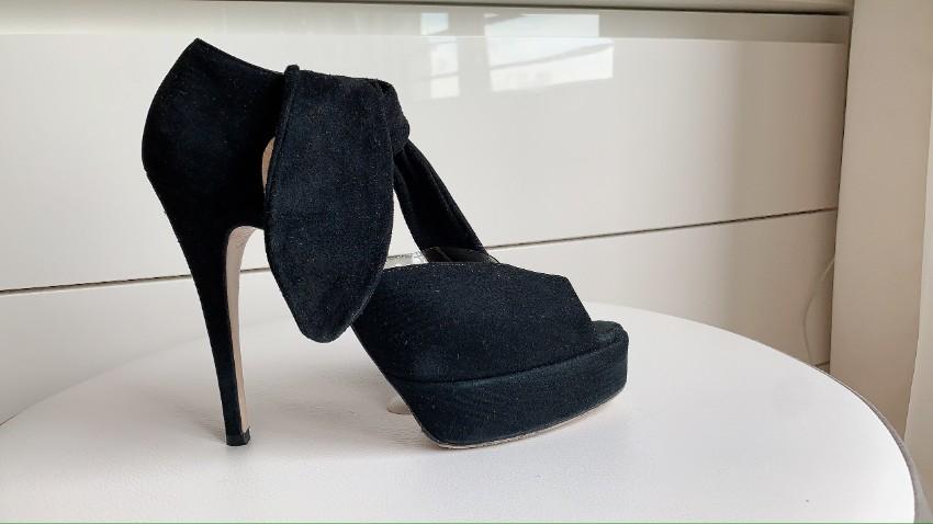Bionda Castana Black Suede Joan Sandals