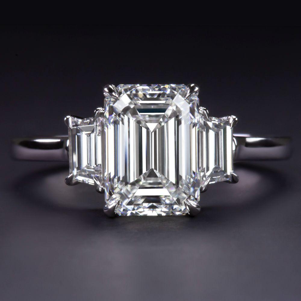 Verde 2ct IGI Lab-grown Emerald Cut Diamond Ring