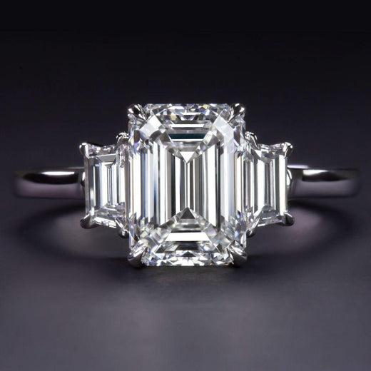 Verde 2ct IGI Lab-grown Emerald Cut Diamond Ring