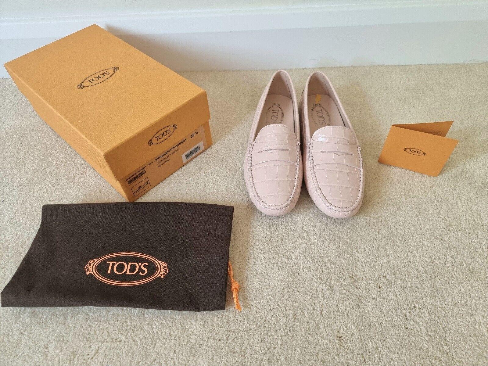 Crocodile Embossed Pink Gommino Driving Shoes