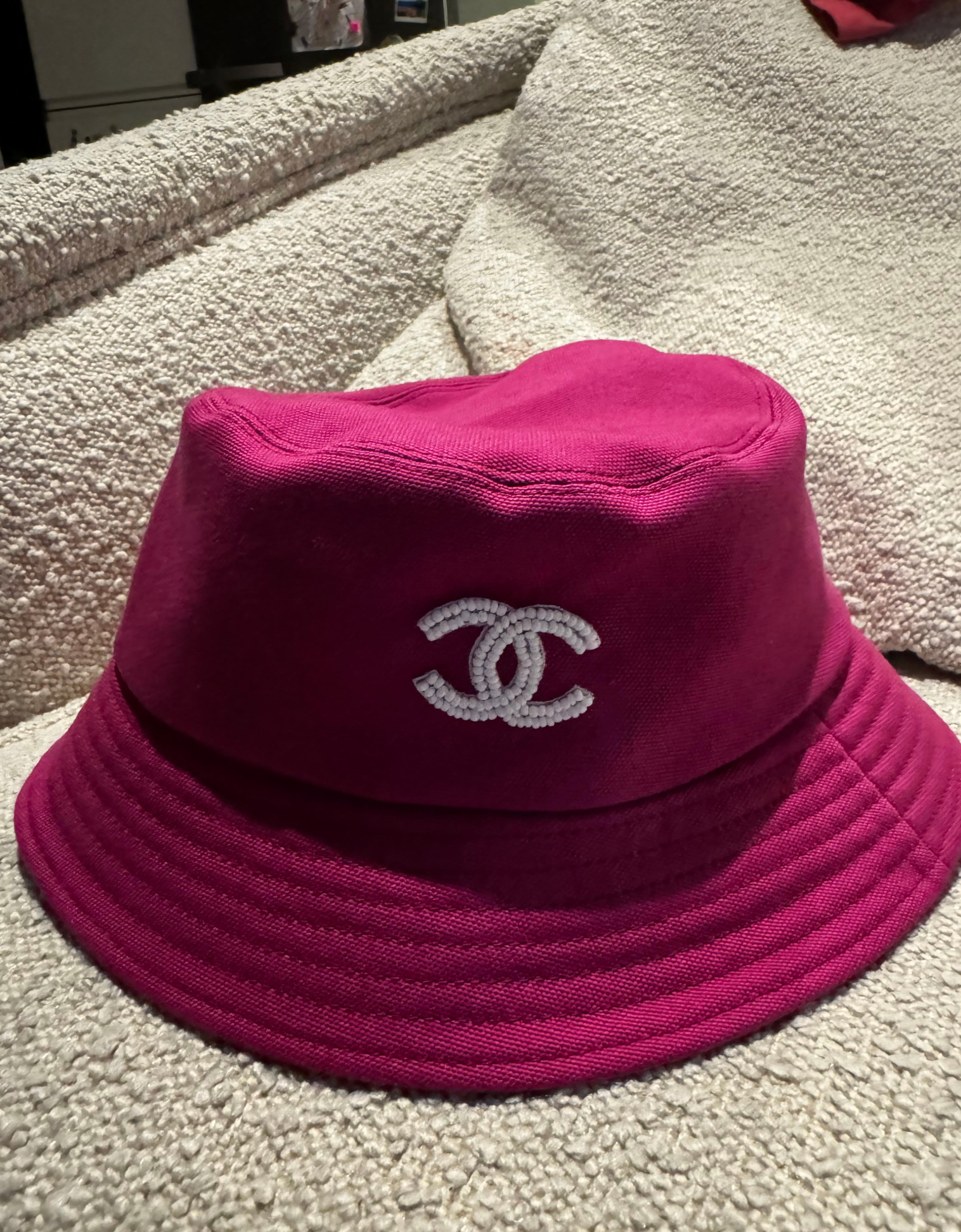 Chanel bucket hat CC logo