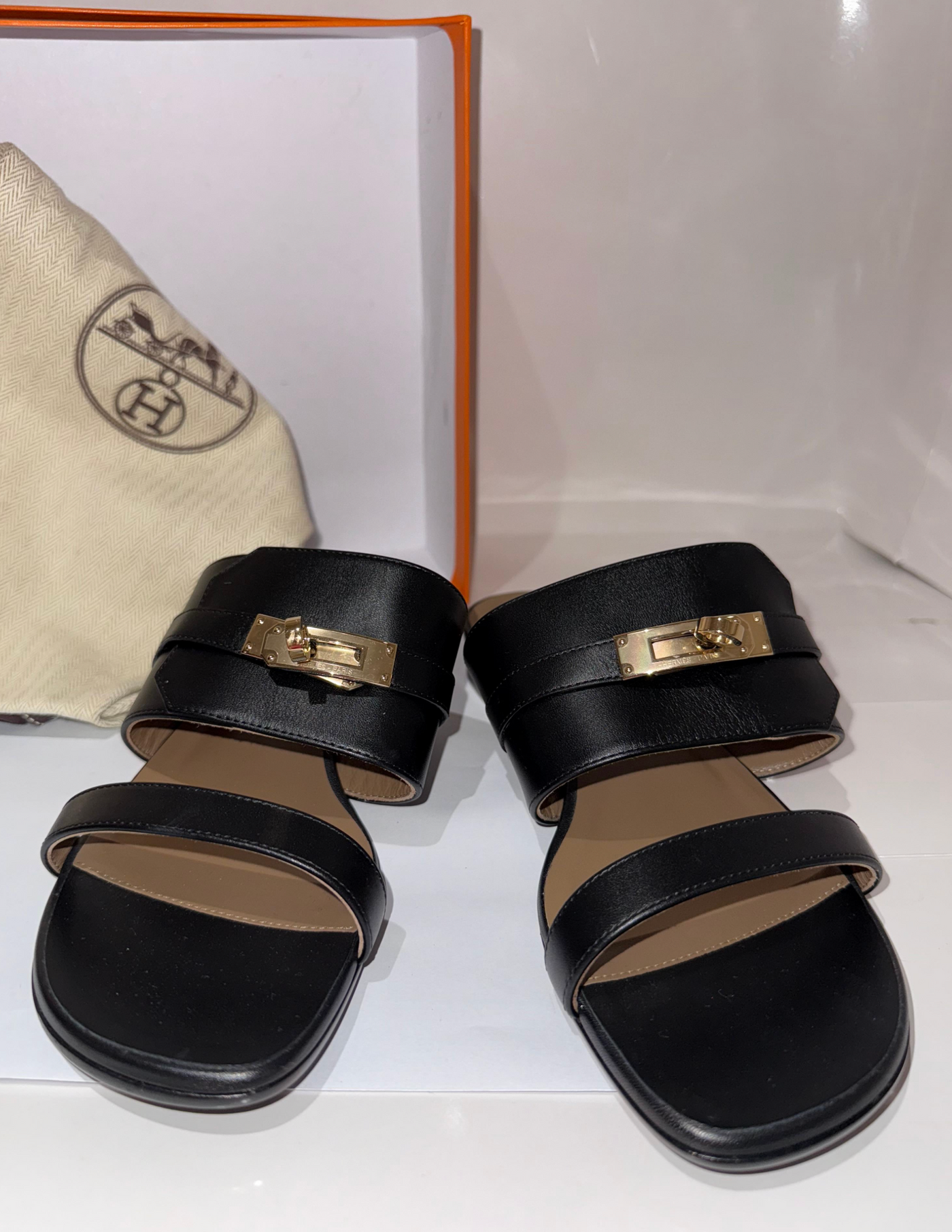 Herms Black Avenue Sandals