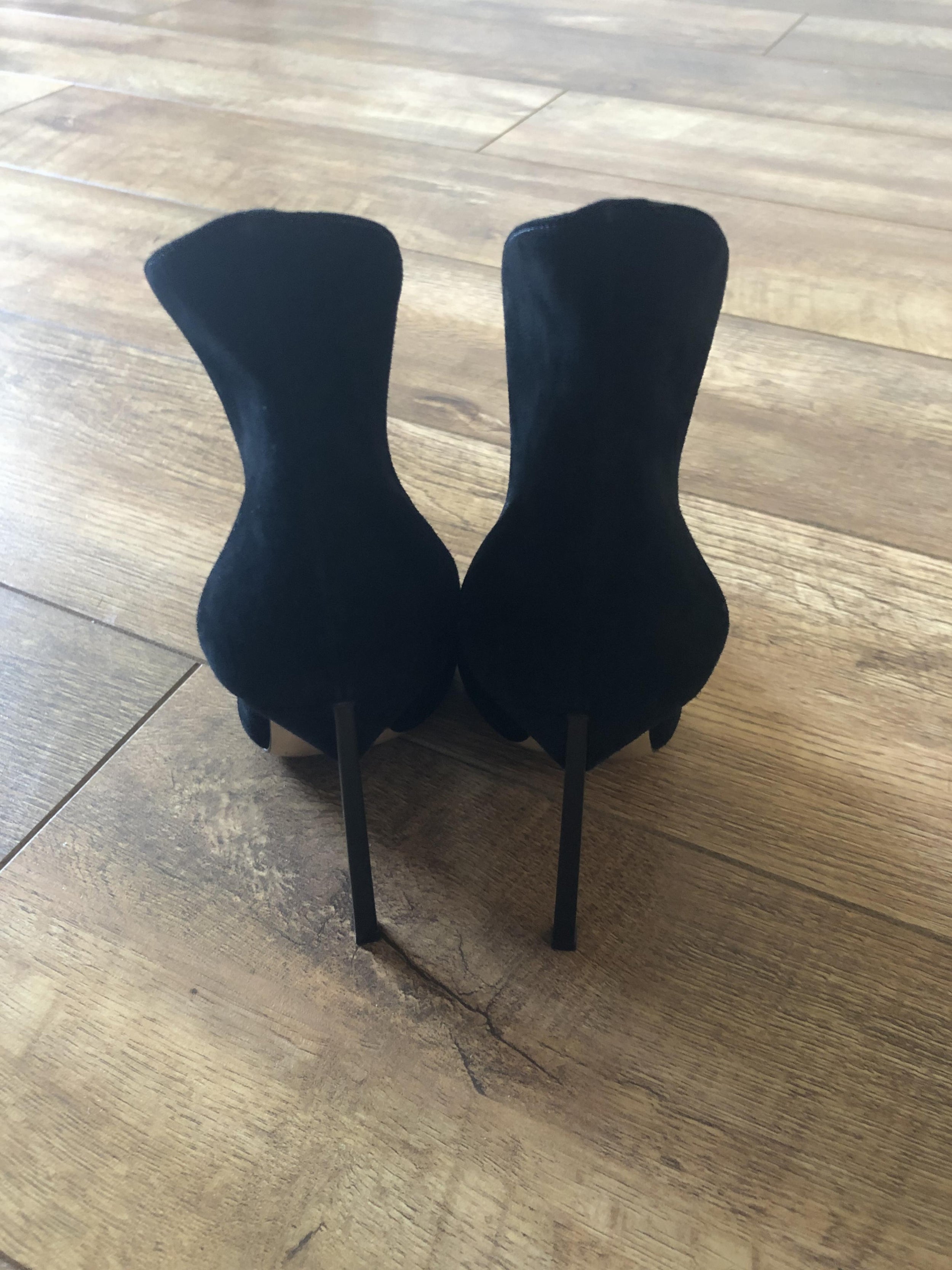 Casadei Blade Collar Suede Pump In Black