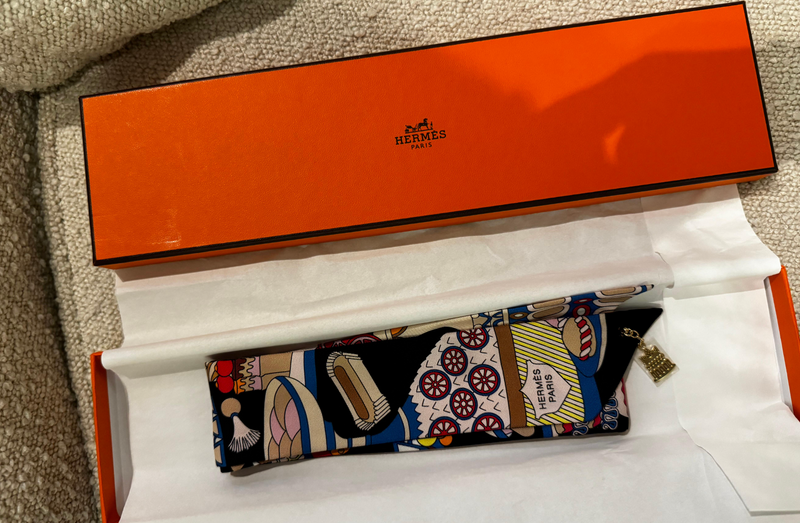 HERMES Silk La Patisserie Francaise Charm  Twilly