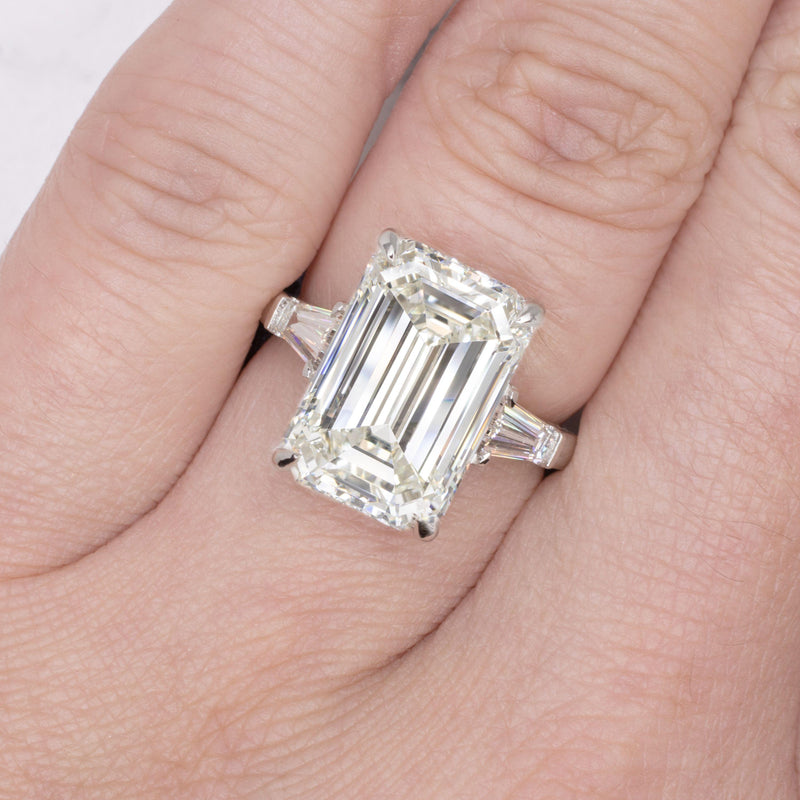 Verde 8ct IGI Certified Lab-grown Oval Cut VS2 Diamond Ring