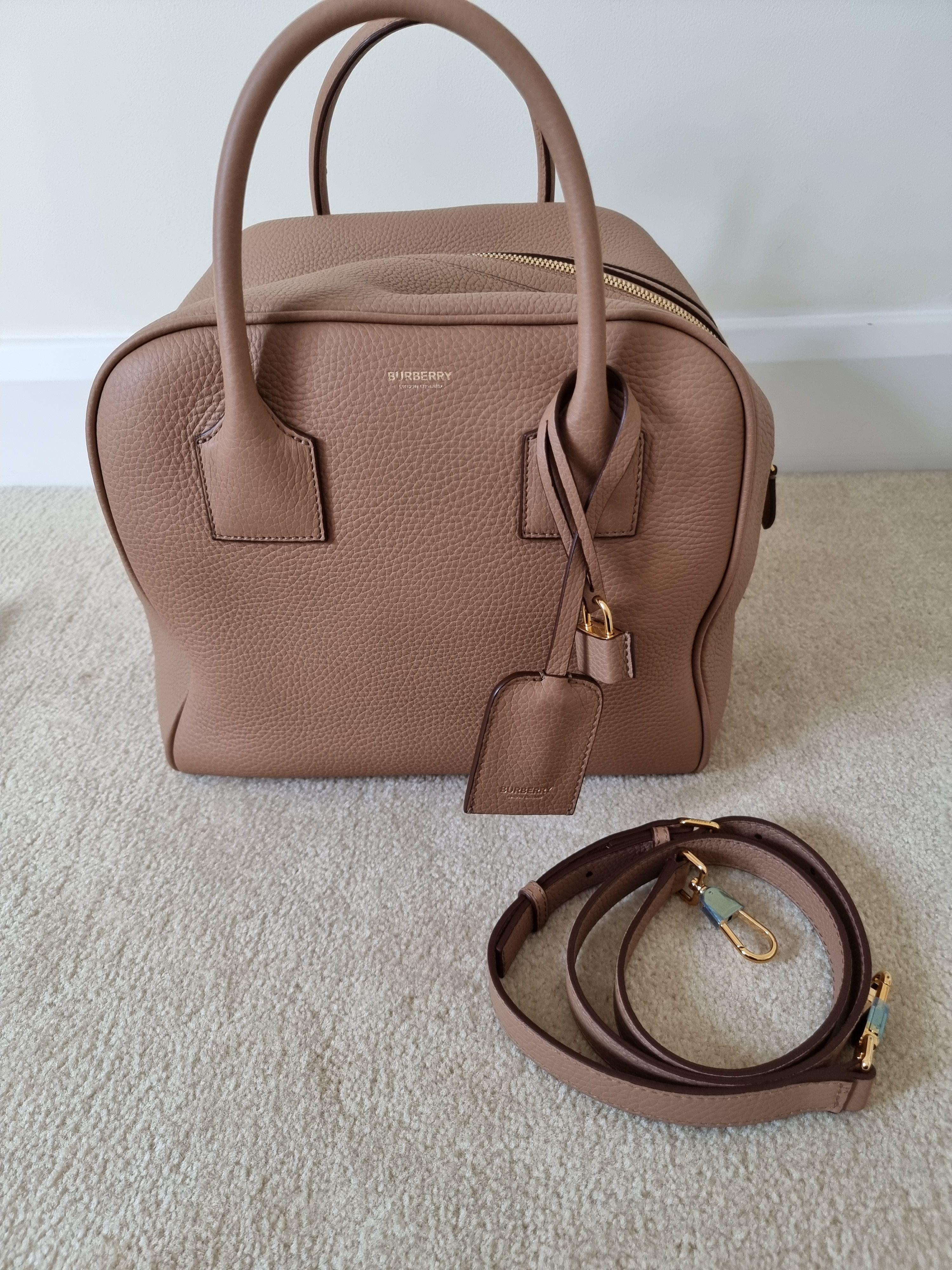 Medium Cube Bag - Biscuit
