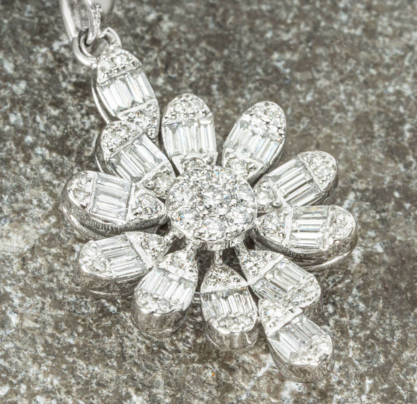 White Gold Diamond Floral Pendant Necklace 0.98ct TDW