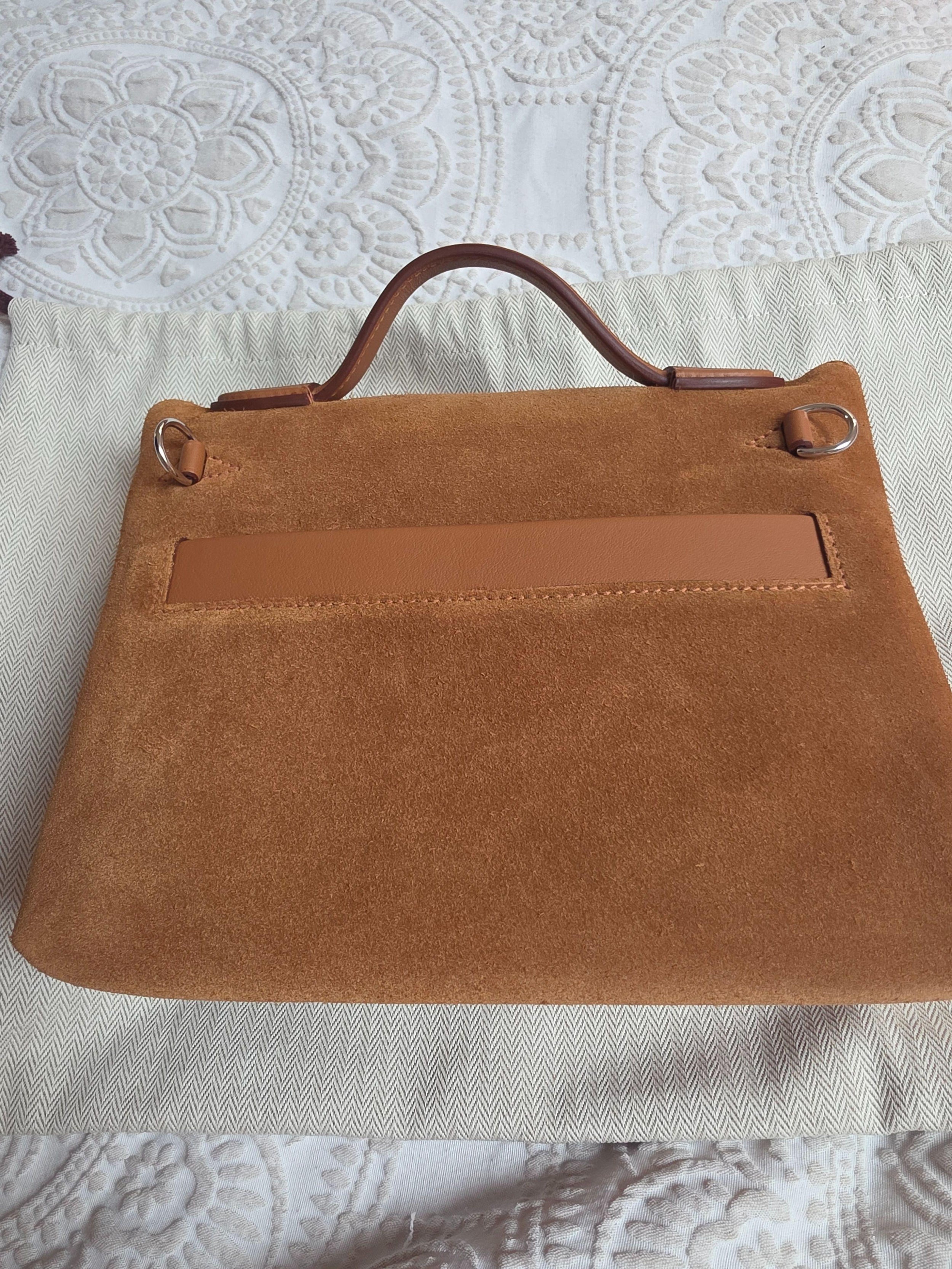 Hermés Tan 24/24 21 Grizzly Bag