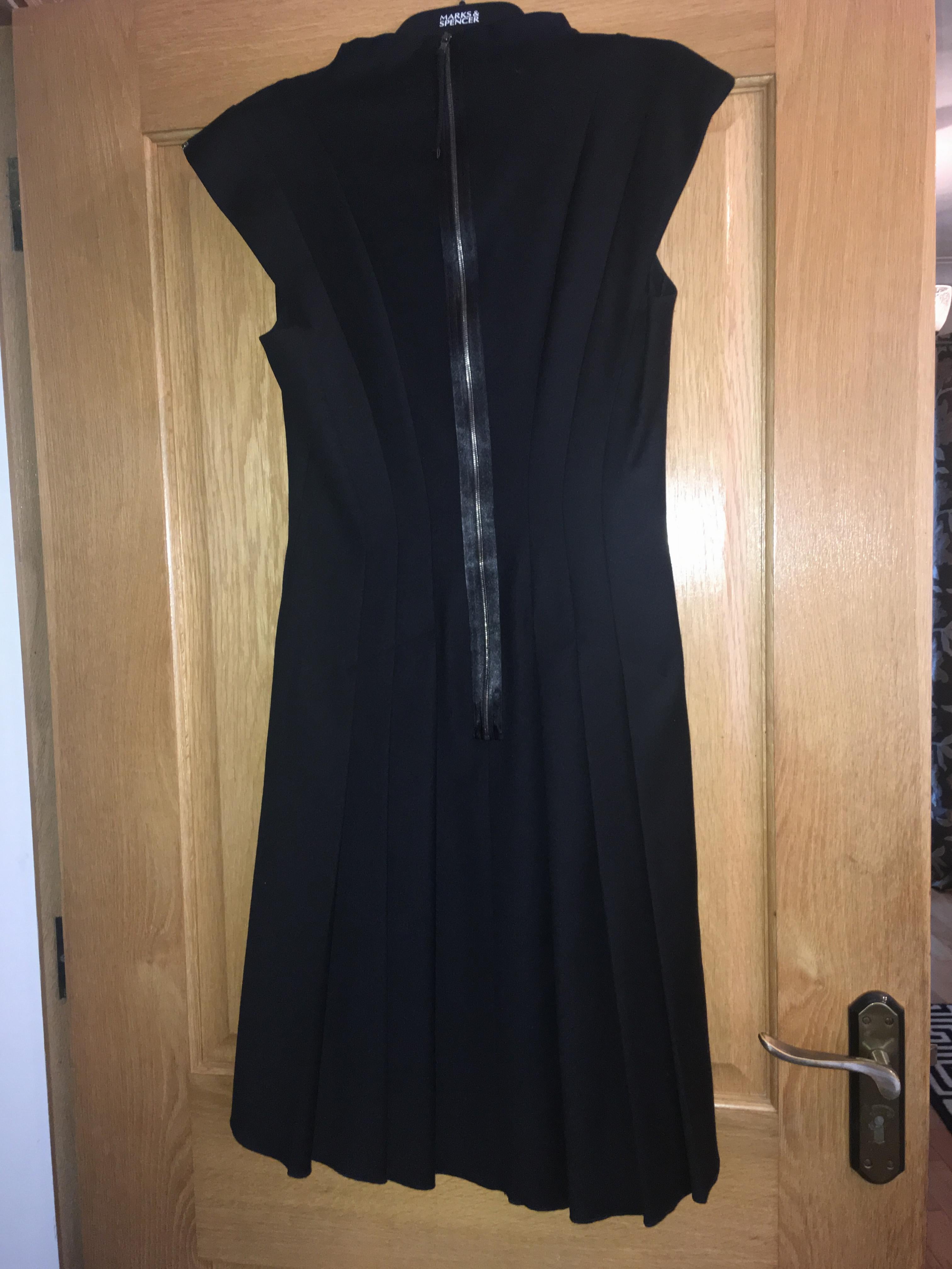 Sportmax Pleated Black Sleeveless Dress