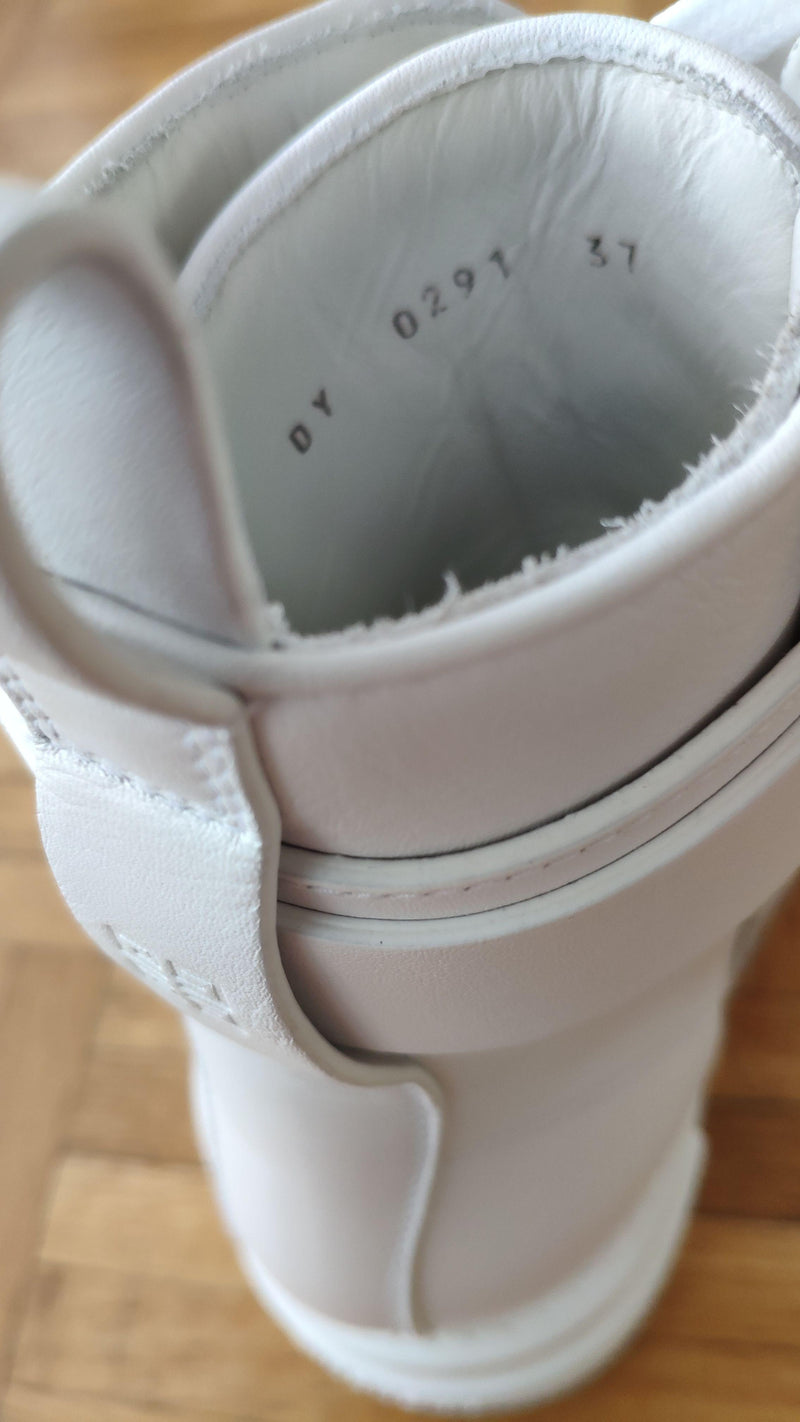 Givenchy White Terra boots in leather with 4G buckle